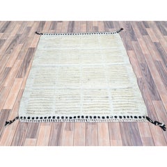 1'8"x2' Bone White Natural Wool Moroccan Weave Grid Design Hand Knotted Rug