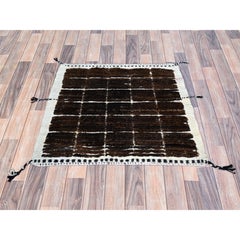 1'8"x2' Brown Pure Wool Moroccan Weave Grid Design Sample Hand Knotted Rug