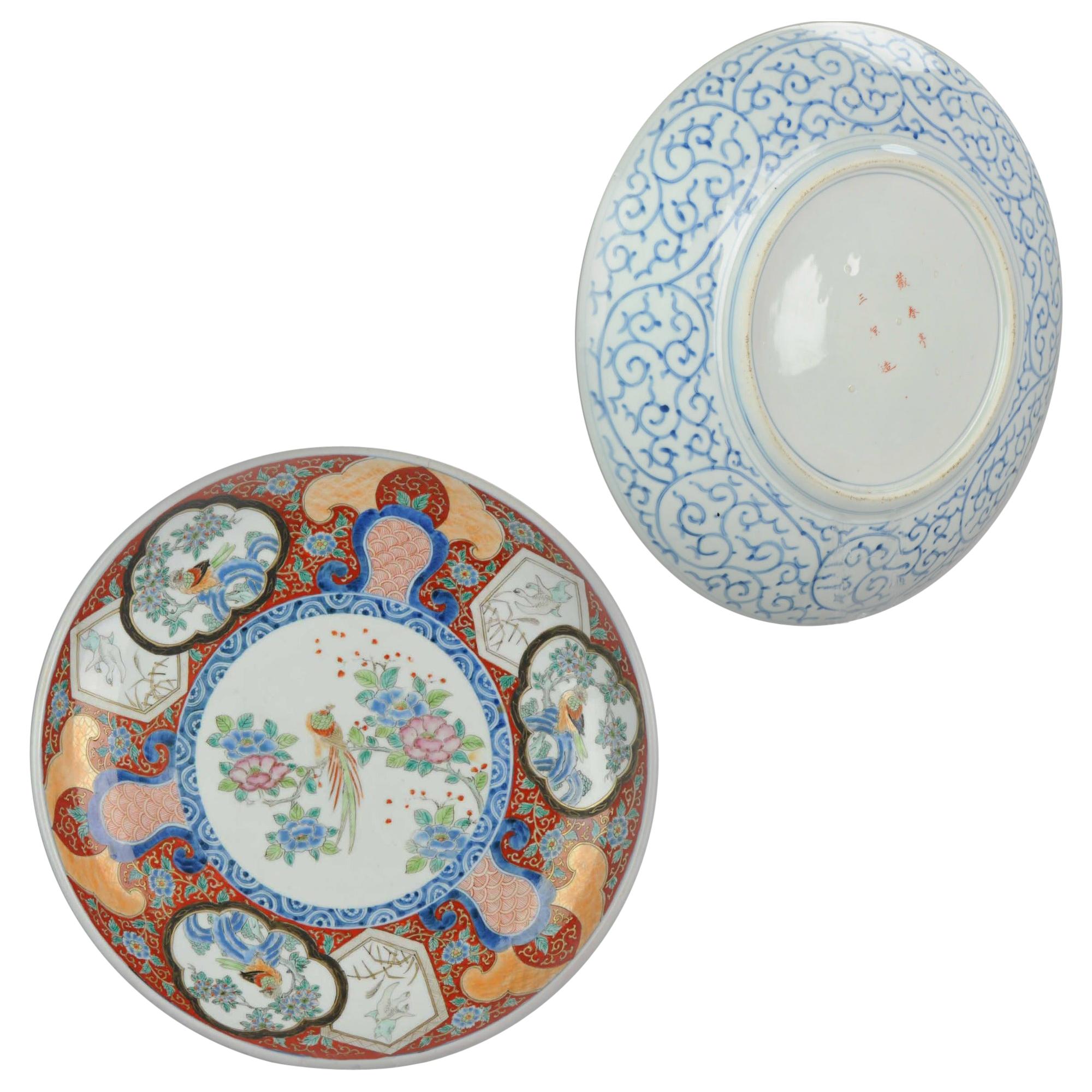 Assiette de présentation en porcelaine japonaise Meiji Taisho marquée Antique Japan Blue Arita