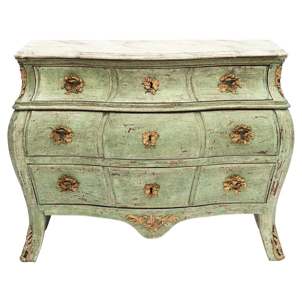 18’th-19th Century Swedish Period Rococo Bombé Chest of Drawers at 1stDibs