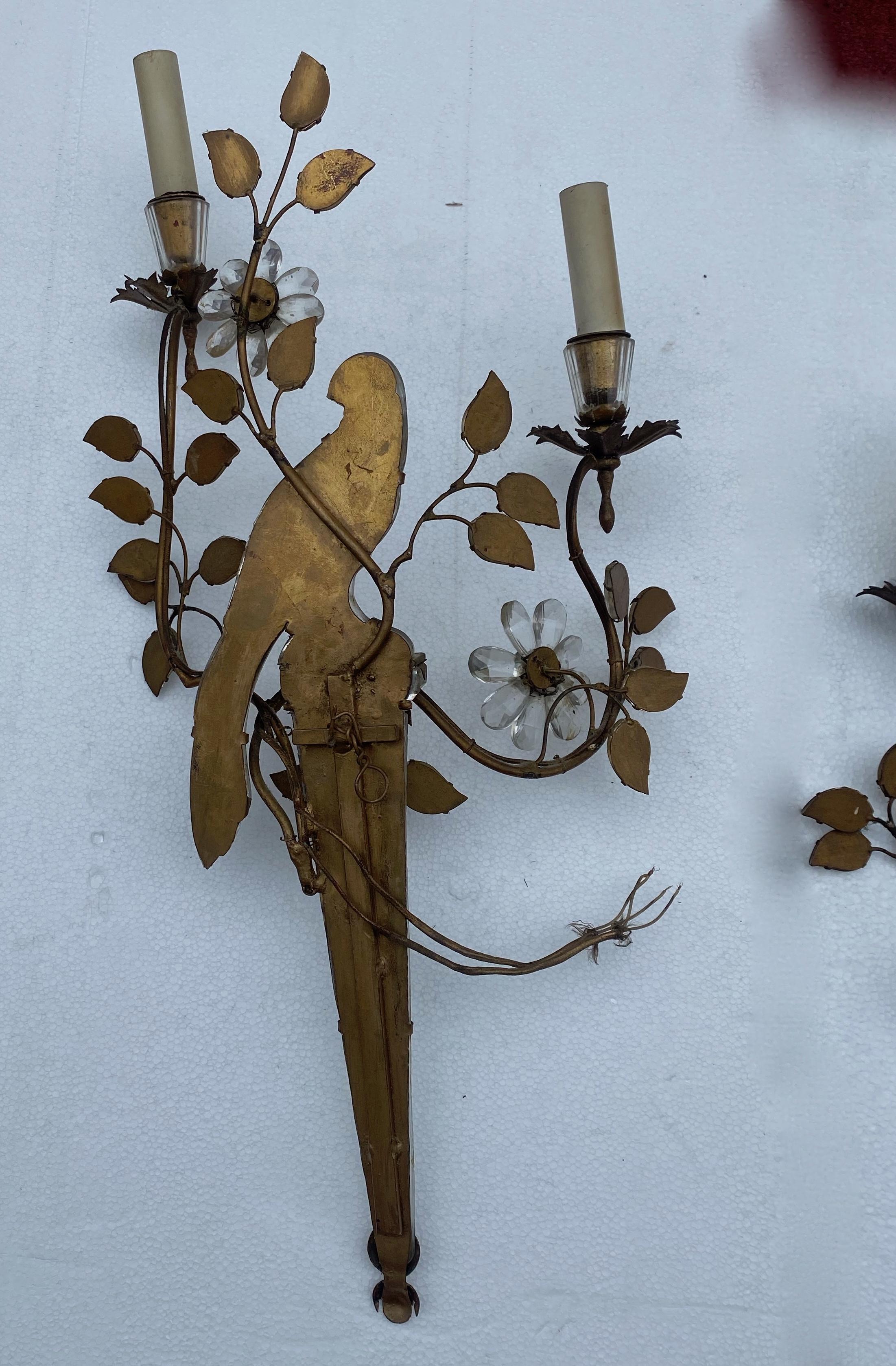 Glass 19/7050 Pair of Wall Lights with Parakeet Placed on a Sheath, Maison Bagués For Sale