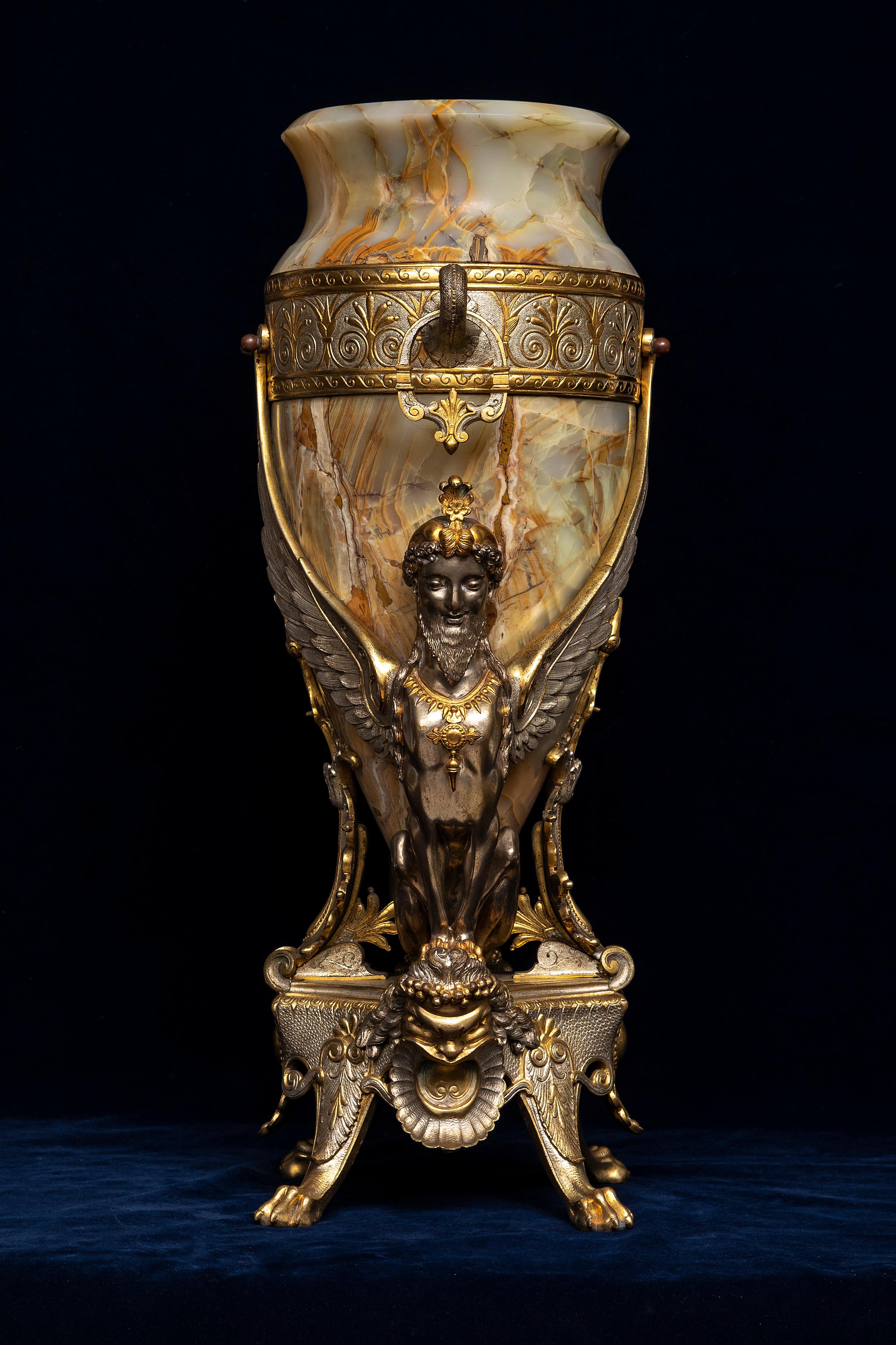 Neogreco Vaso francese del 19° secolo in onice, argentato e bronzo dorato attribuito a Charpentier & C. in vendita