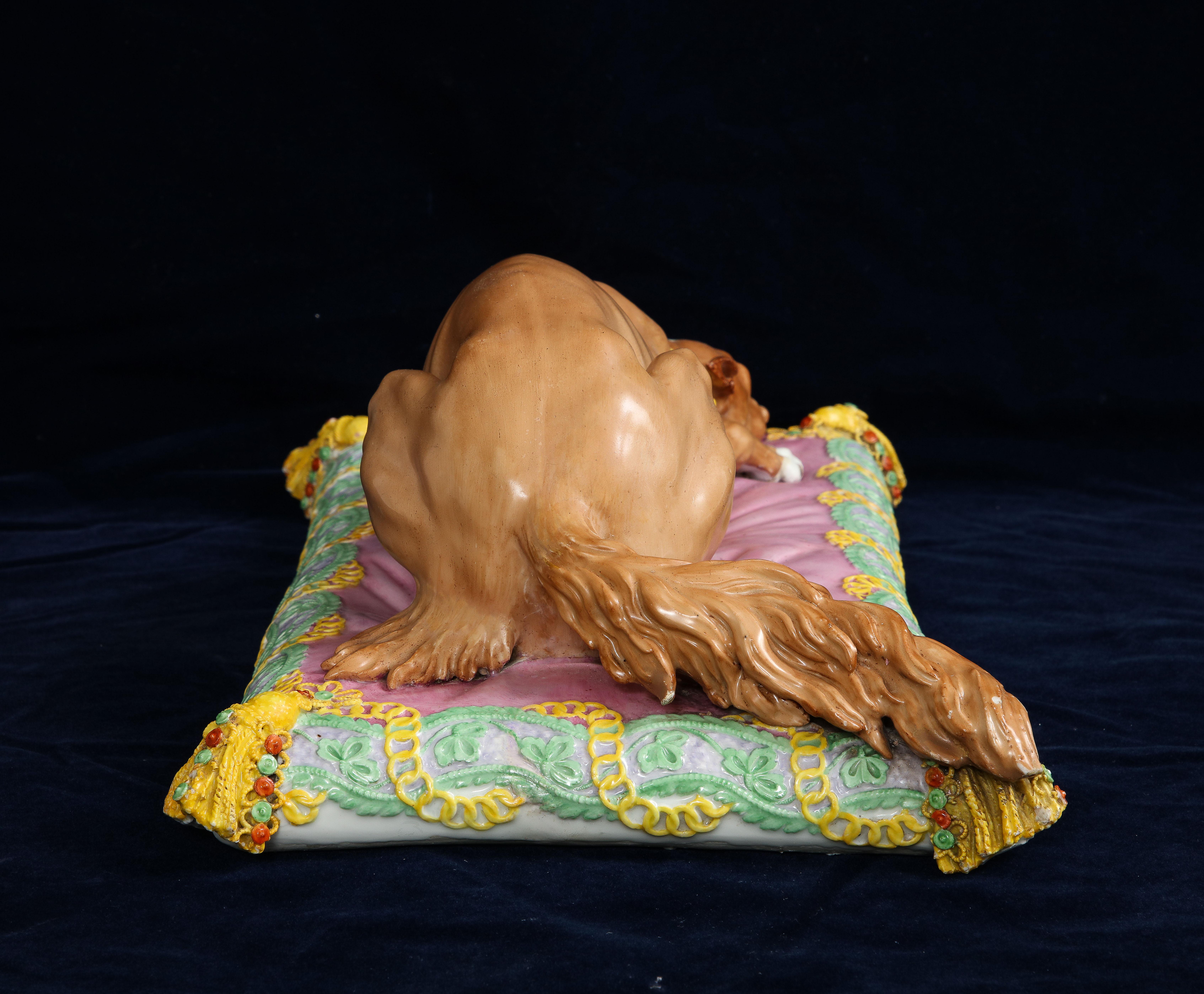 19th Century Meissen Porcelain: Empress Catherine ii of Russia's Favorite Dog In Good Condition For Sale In New York, NY