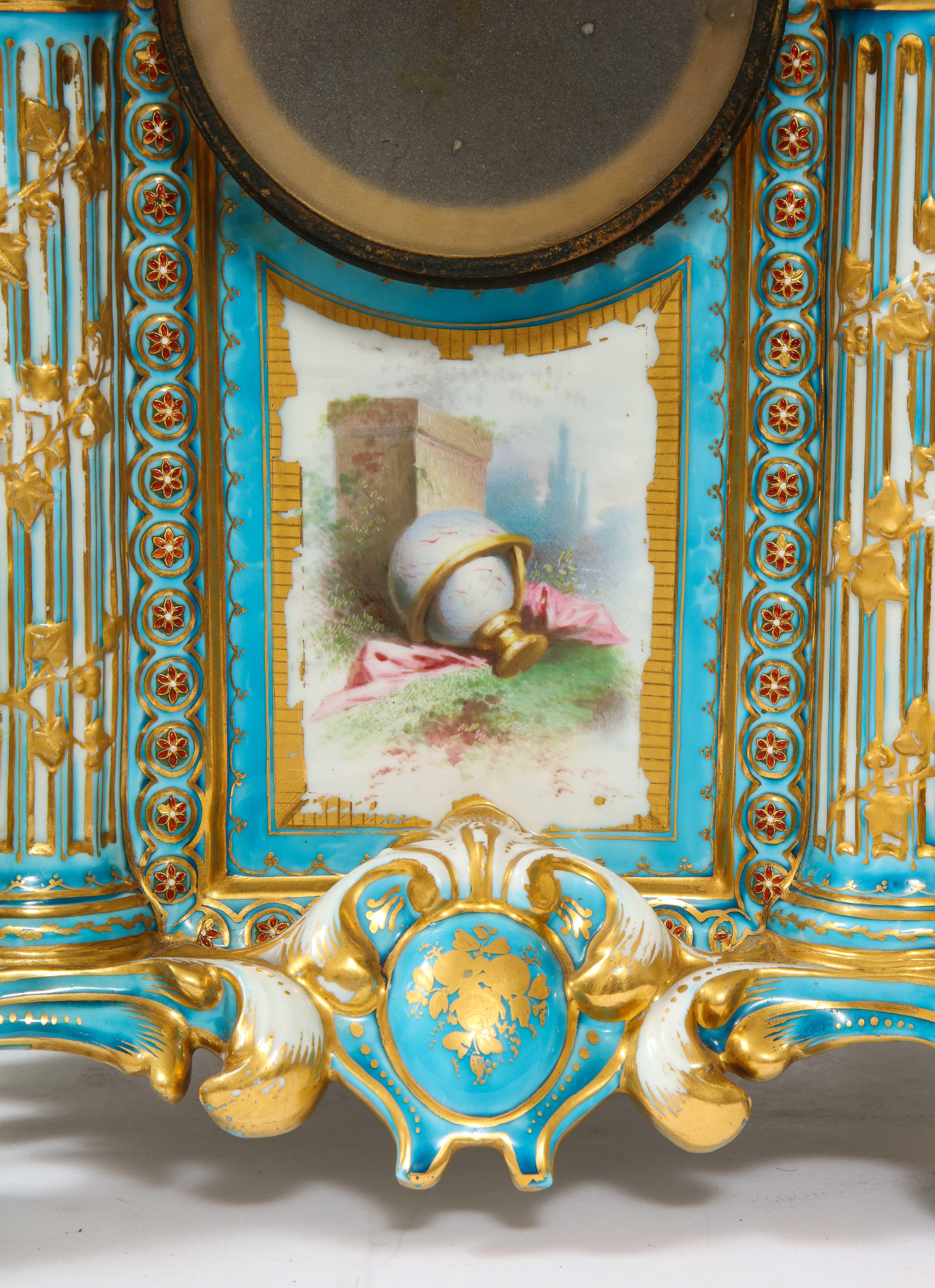 19 C Sevres Porcelana Azul Turquesa Motivo Dorado Juego de Guarnición c/ Escenas Figurales en venta 3