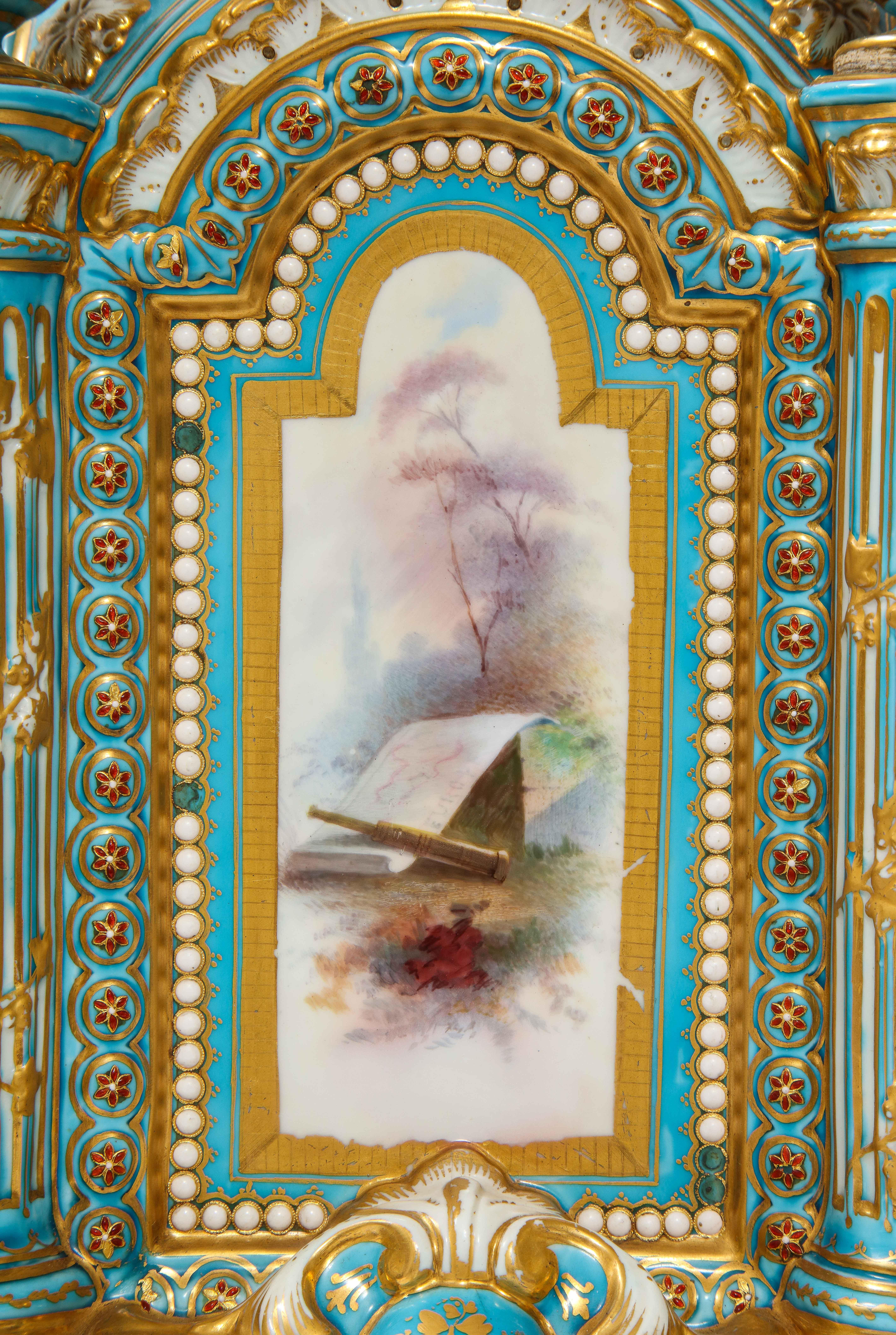 19 C Sevres Porcelana Azul Turquesa Motivo Dorado Juego de Guarnición c/ Escenas Figurales en venta 7