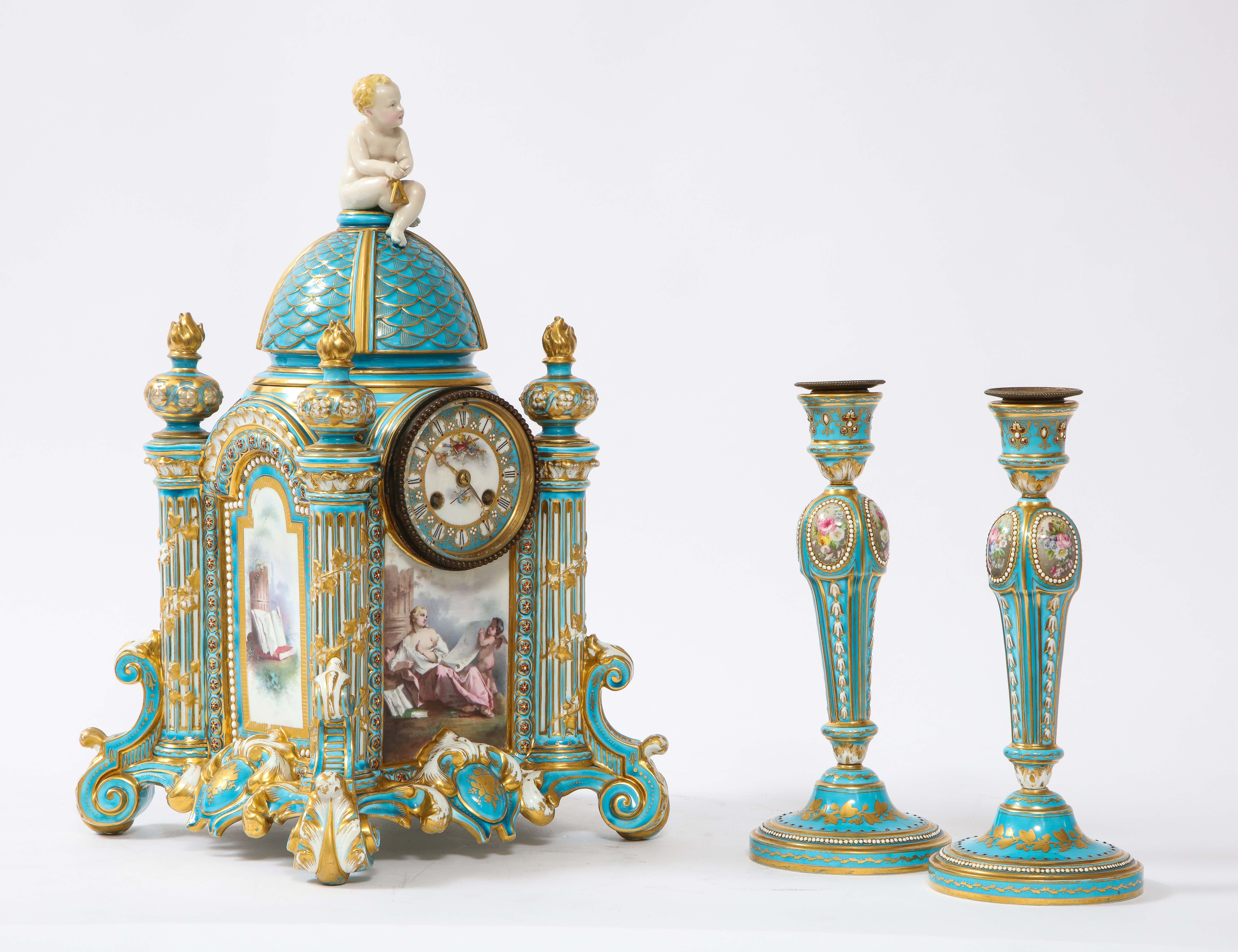 19 C Sevres Porcelana Azul Turquesa Motivo Dorado Juego de Guarnición c/ Escenas Figurales en venta 8