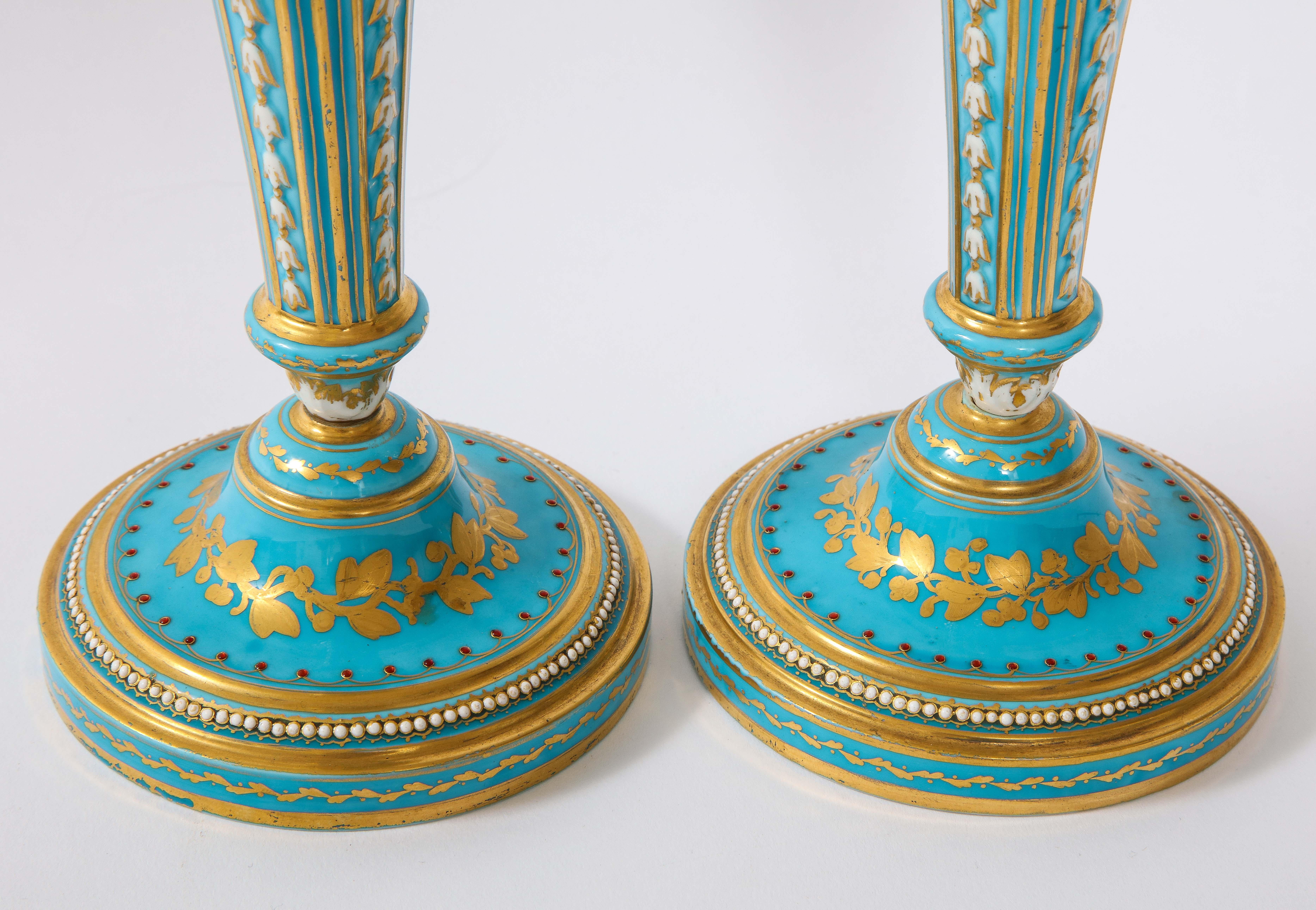 19 C Sevres Porcelana Azul Turquesa Motivo Dorado Juego de Guarnición c/ Escenas Figurales en venta 10
