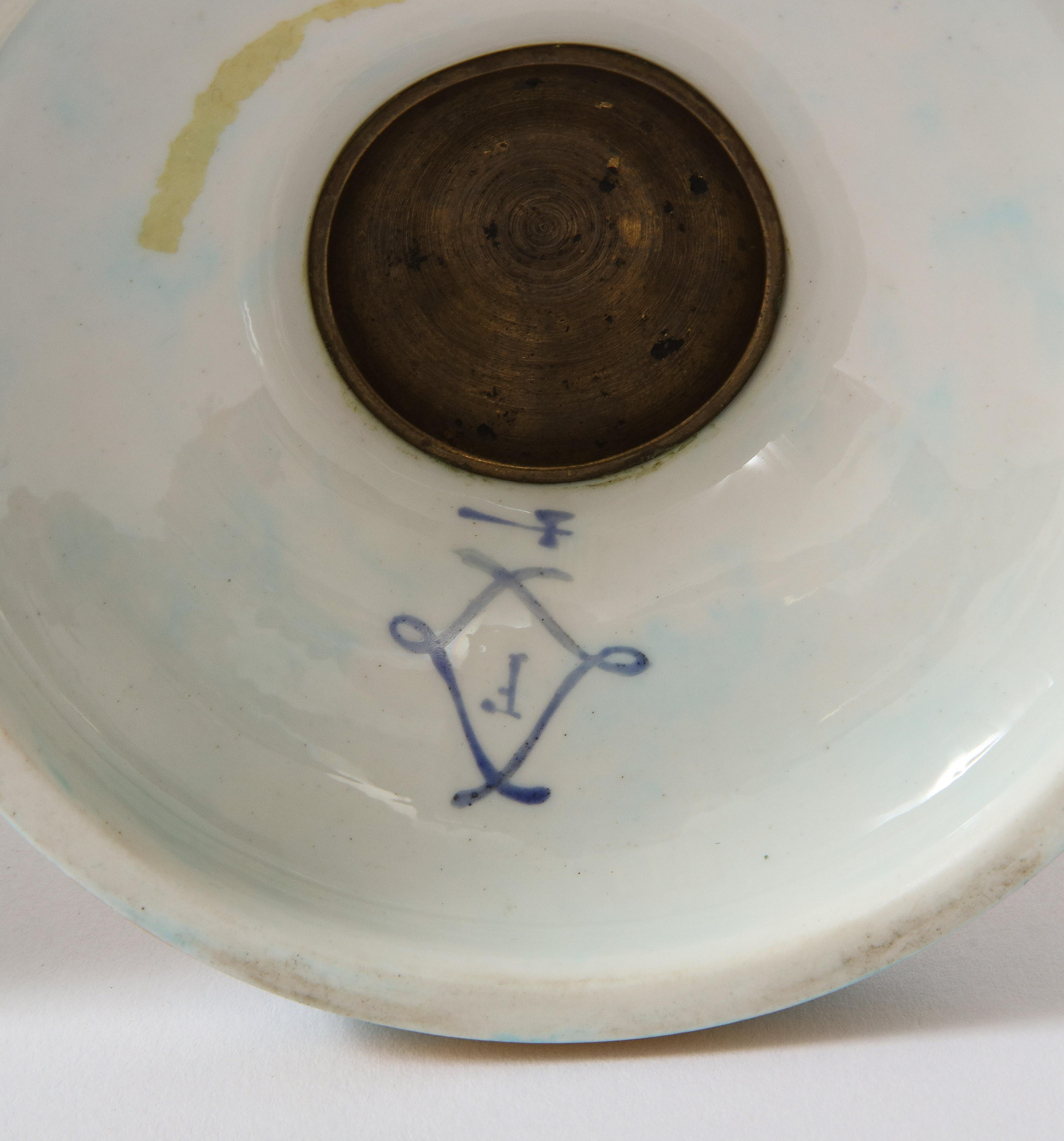 19 C Sevres Porcelana Azul Turquesa Motivo Dorado Juego de Guarnición c/ Escenas Figurales en venta 12