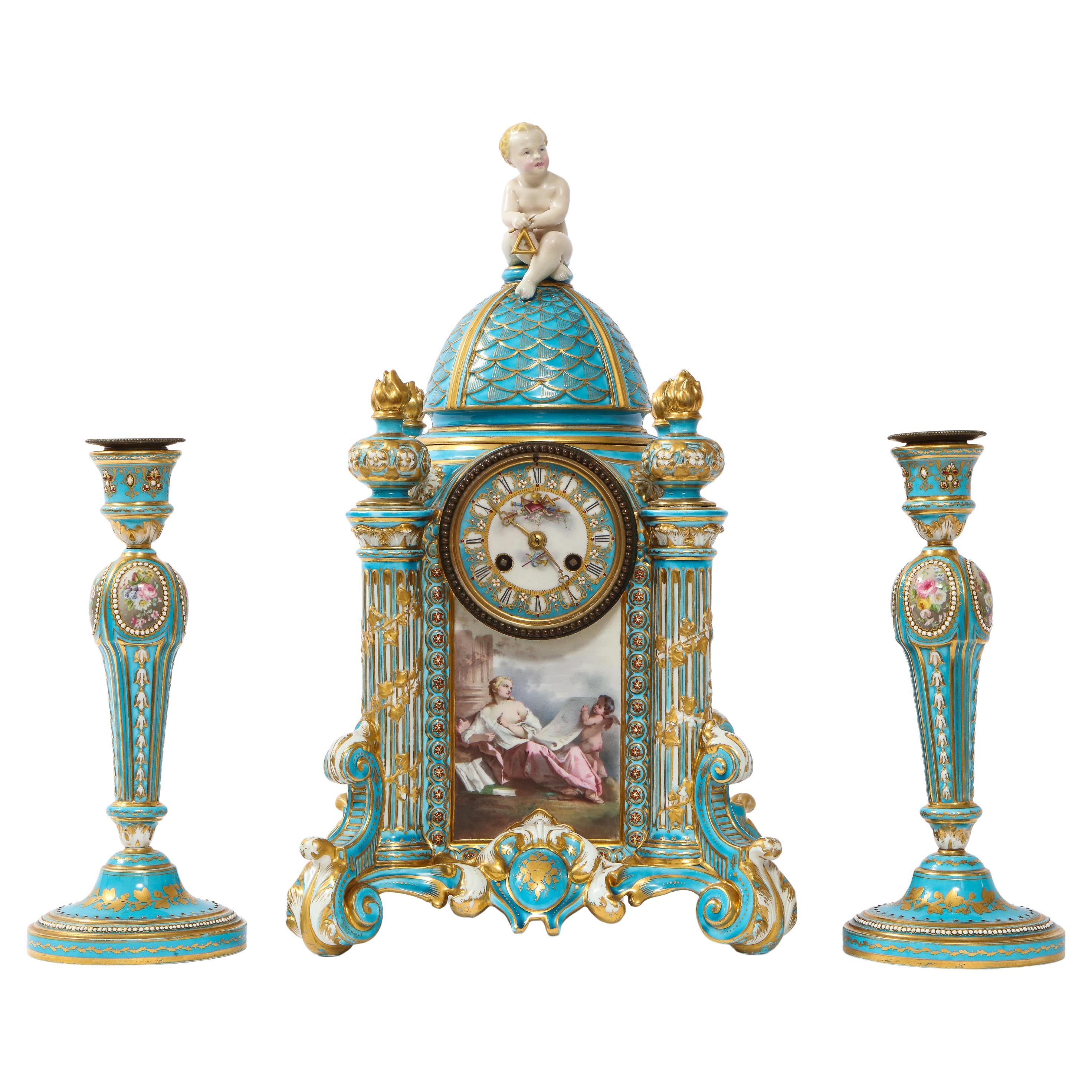 19 C Sevres Porcelana Azul Turquesa Motivo Dorado Juego de Guarnición c/ Escenas Figurales en venta
