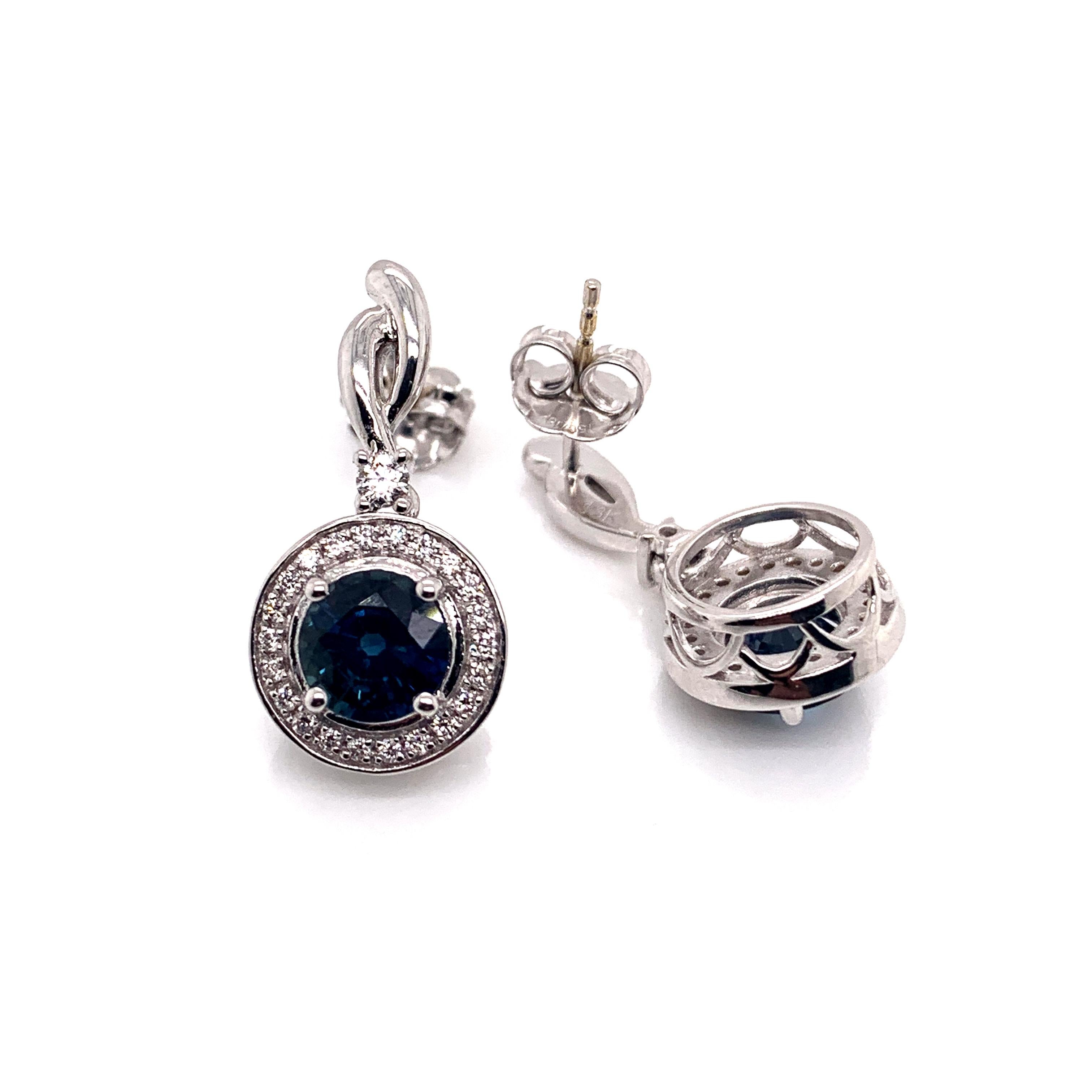 Contemporary 1.9 Carat Blue Sapphire and Diamond Earring in 18 Karat White Gold For Sale