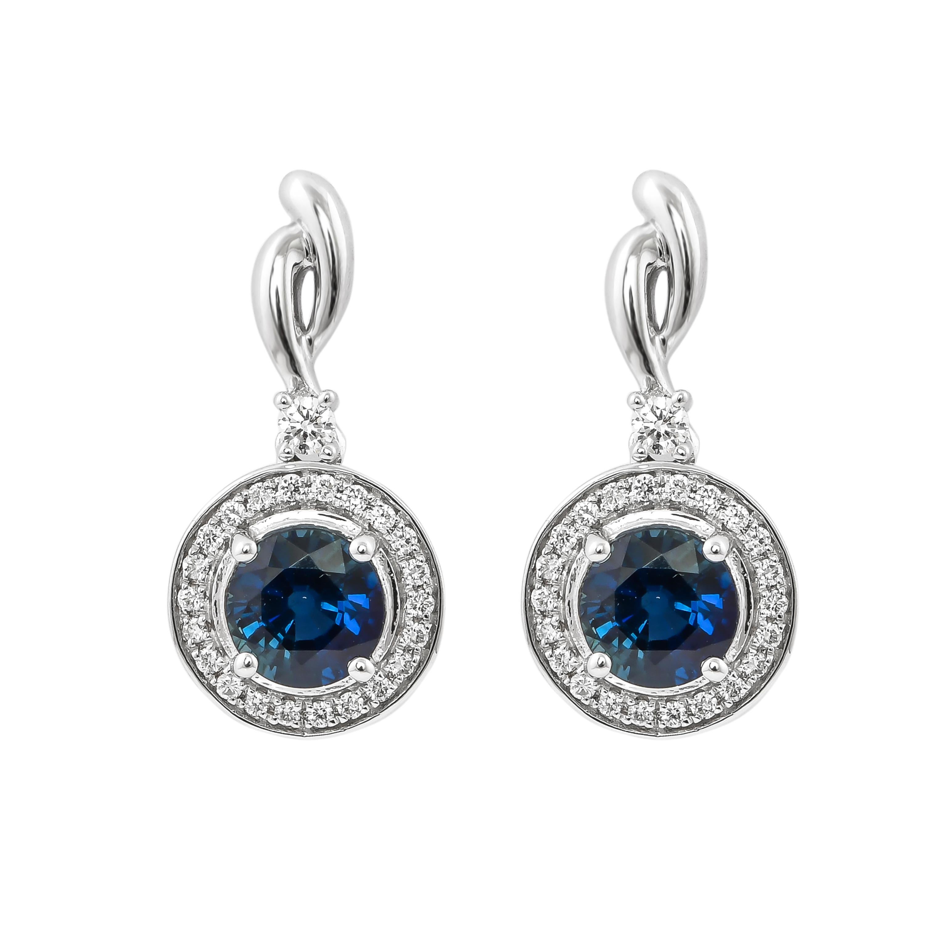 1.9 Carat Blue Sapphire and Diamond Earring in 18 Karat White Gold In New Condition For Sale In Hong Kong, HK
