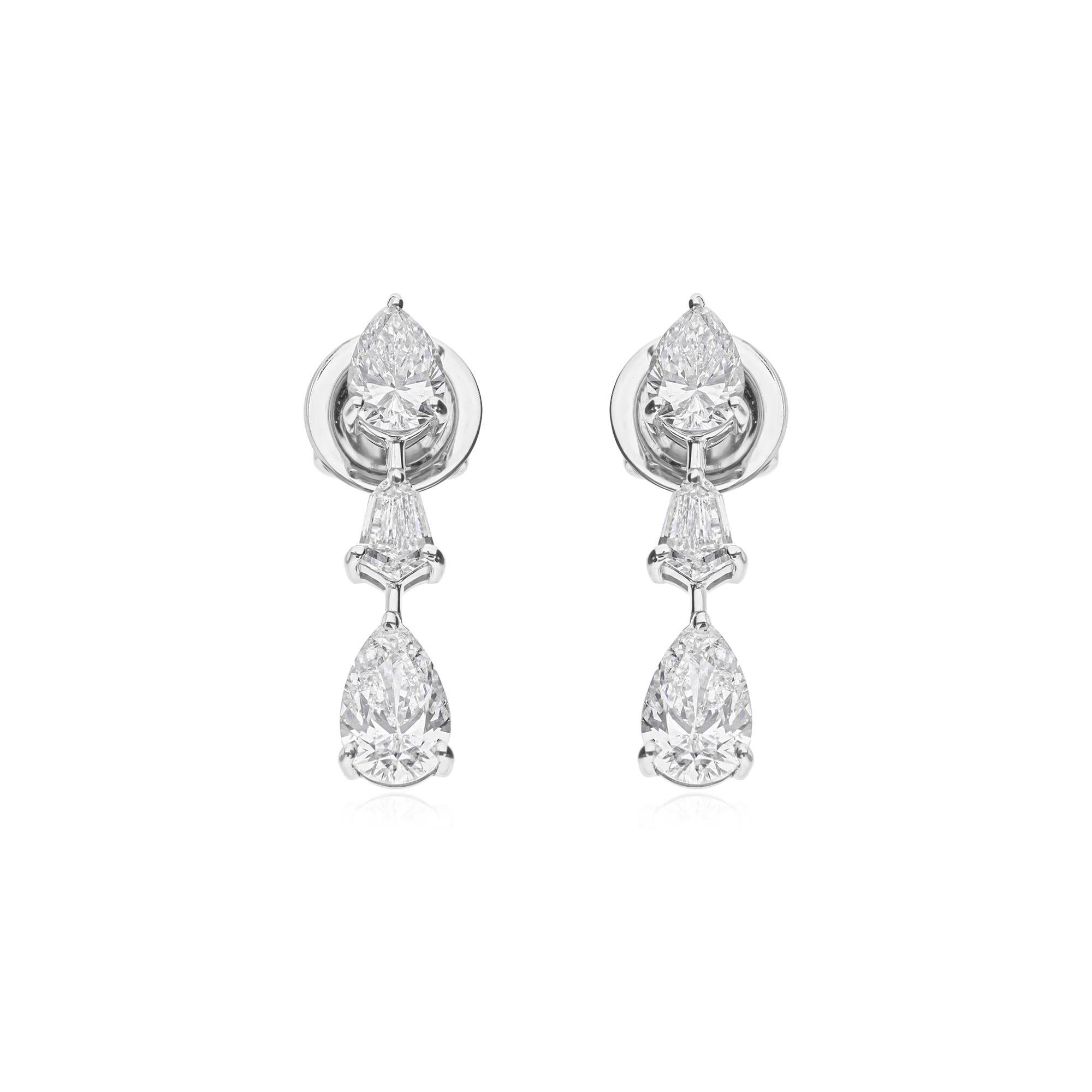 1.9 Carat Brilliant Cut SI/HI Triple Diamond Drop Earrings in 18K White Gold In New Condition For Sale In Diera, Dubai