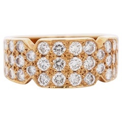Anello a fascia curva unisex da 8,5 mm con diamante da 1,9 carati e pavé in oro 18K