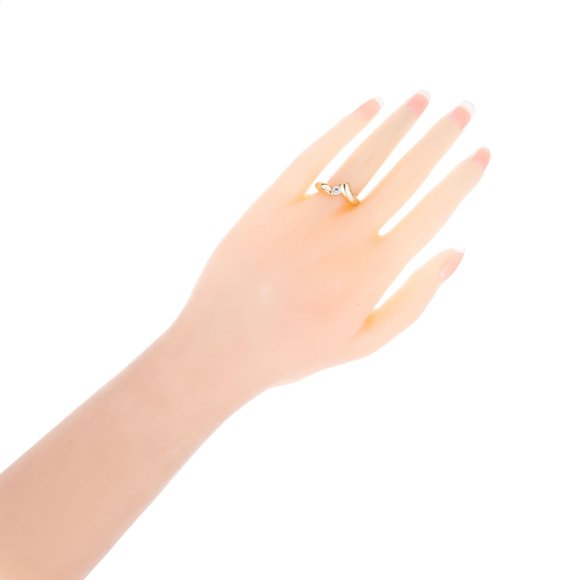 Bague de fiançailles non symétrique en or jaune avec diamants de 0,19 carat en vente 2