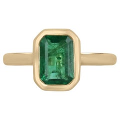 1.9 Carat Emerald Statement 14K White Gold Classic Charm