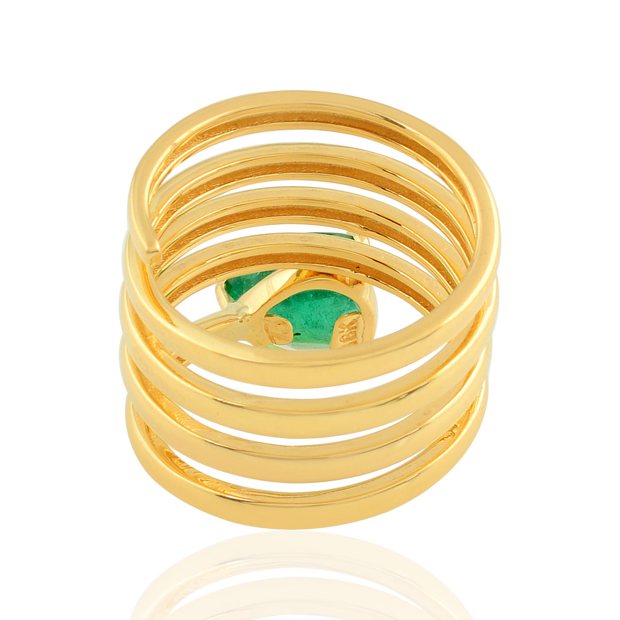 For Sale:  1.9 Carat Heart Natural Emerald Gemstone Spiral Ring 18 Karat Yellow Gold 2