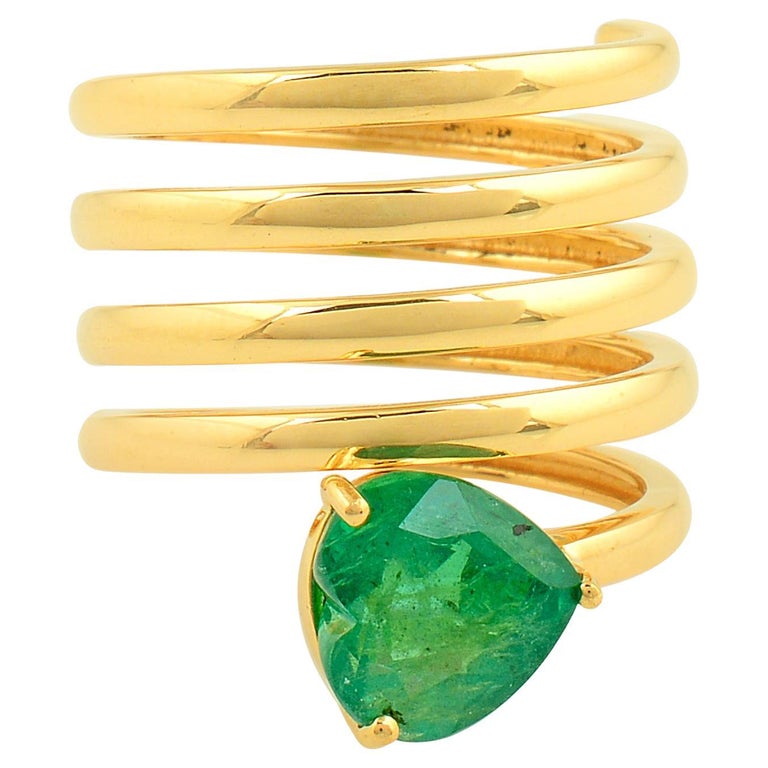 For Sale:  1.9 Carat Heart Zambian Emerald Gemstone Spiral Ring 18 Karat Yellow Gold