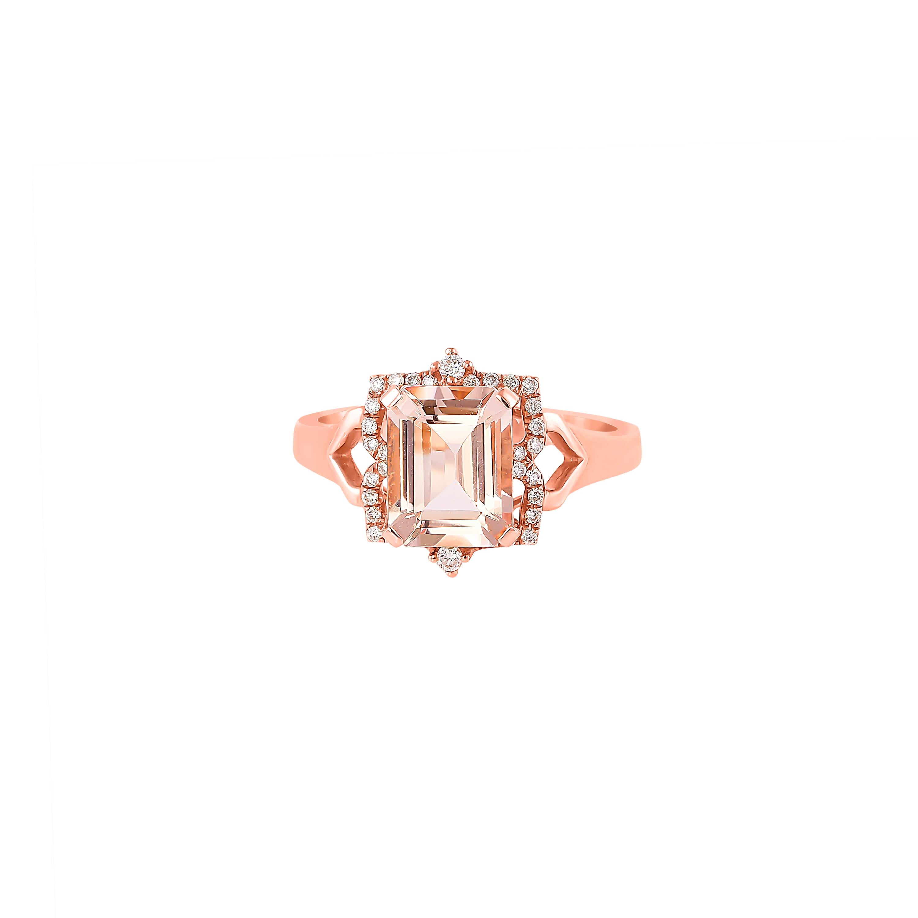 Contemporary 1.9 Carat Morganite and Diamond Ring in 18 Karat Rose Gold For Sale