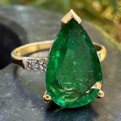 1.9 Carat Pear-Shaped Zambian Emerald in Slim Vintage 18K Gold Solitaire Ring