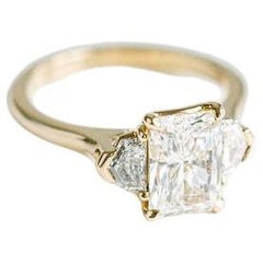 1.9 Carat Radiant Statement Brilliant White 14K White Gold Graceful Brilliance