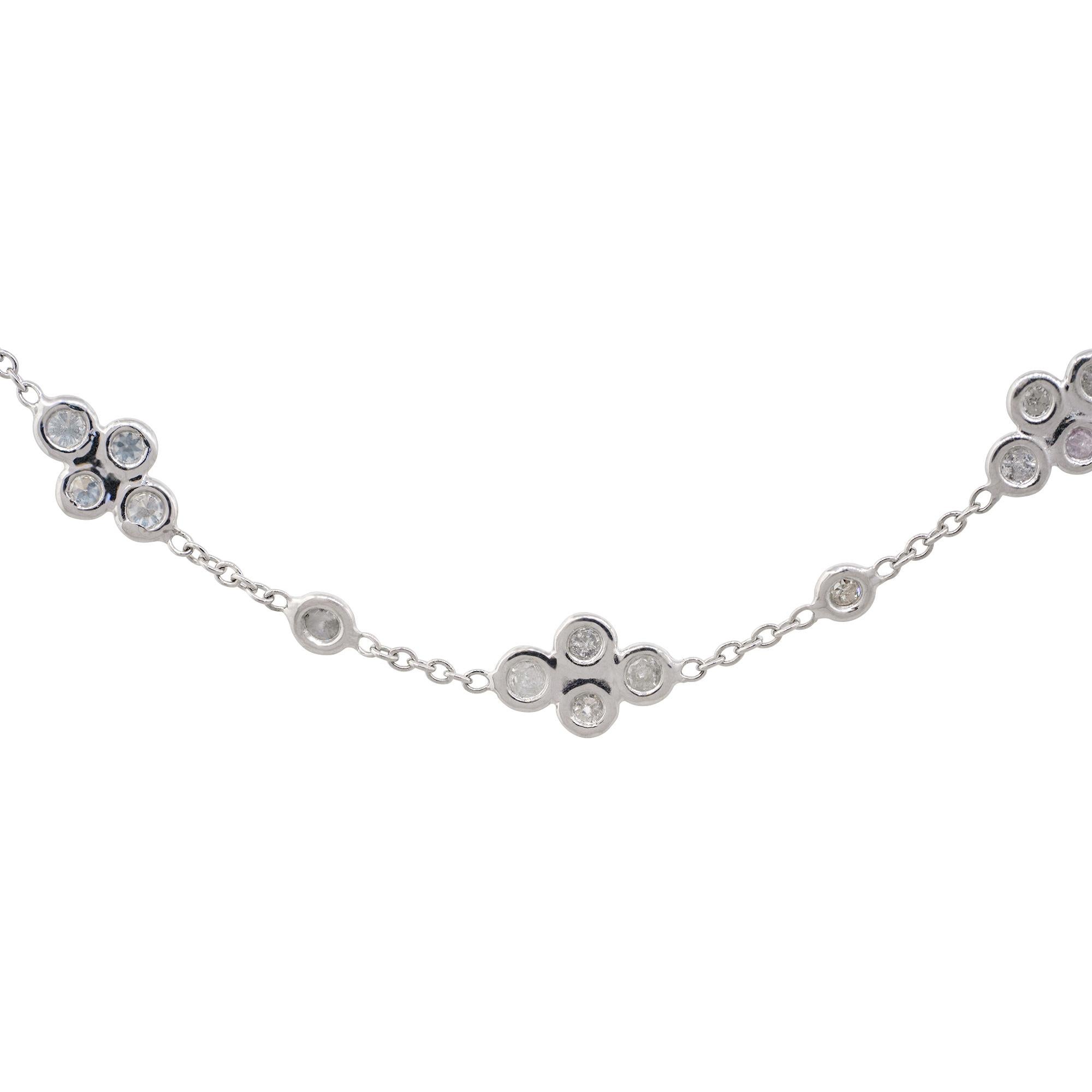 1,9 Karat runder Diamant-Blumen-Halskette aus 18 Karat auf Lager im Zustand „Hervorragend“ im Angebot in Boca Raton, FL