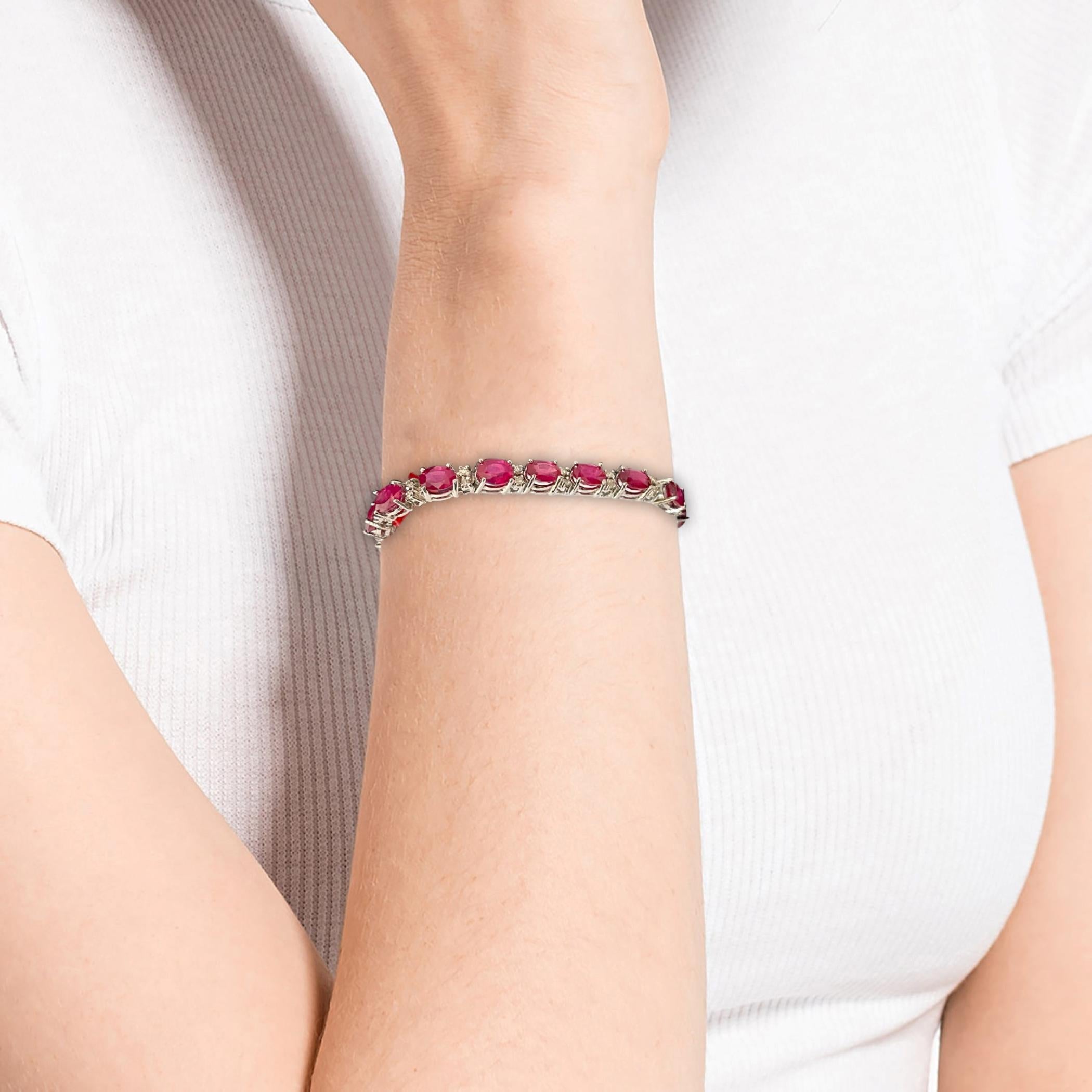 Bracelet Tennis Affordable 19 Carat Ruby & 1 Carat Diamond 14 Karat White Gold en vente 9