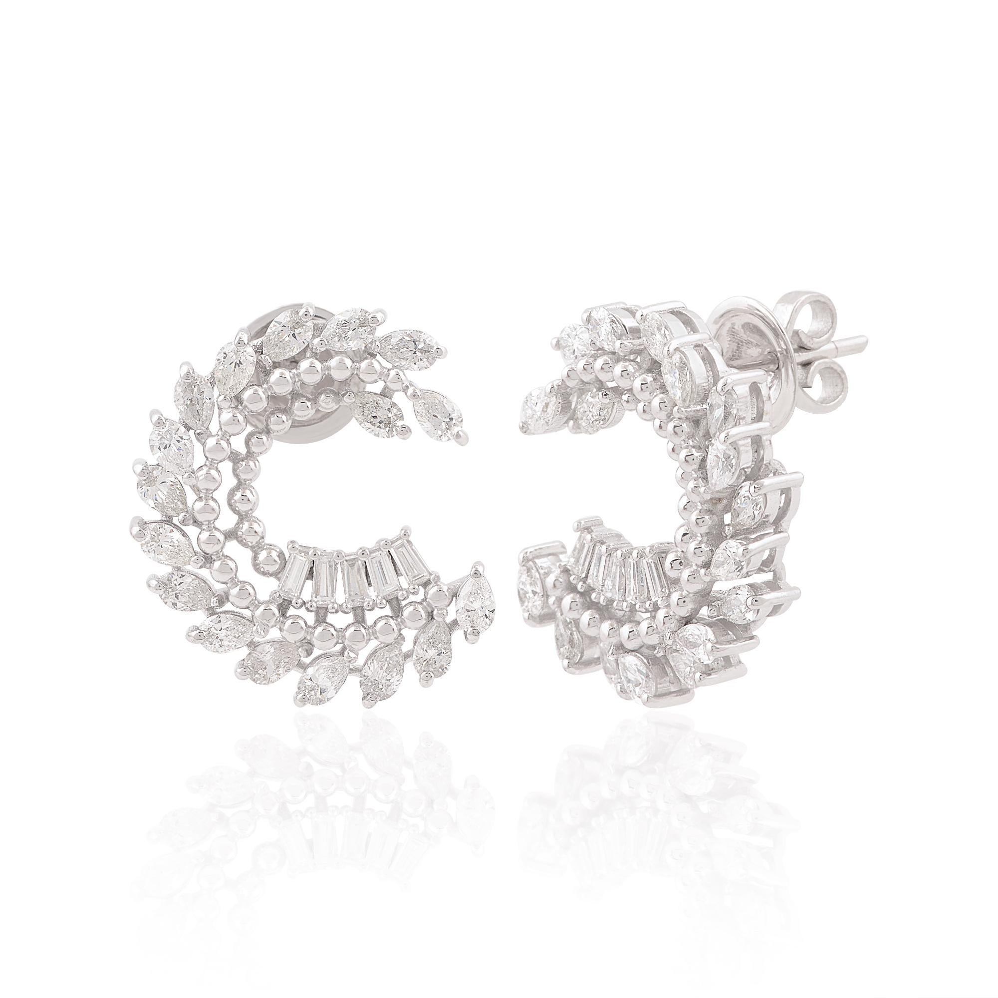 Orecchini a mezzaluna con diamanti a mezzaluna da 1,9 carati SI/H Oro bianco 18 carati In condizioni Nuovo in vendita a Diera, Dubai