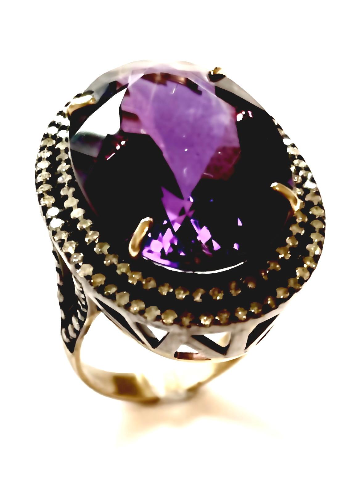 Women's Amethyst 19 Carats with Pave Diamonds Ring For Sale