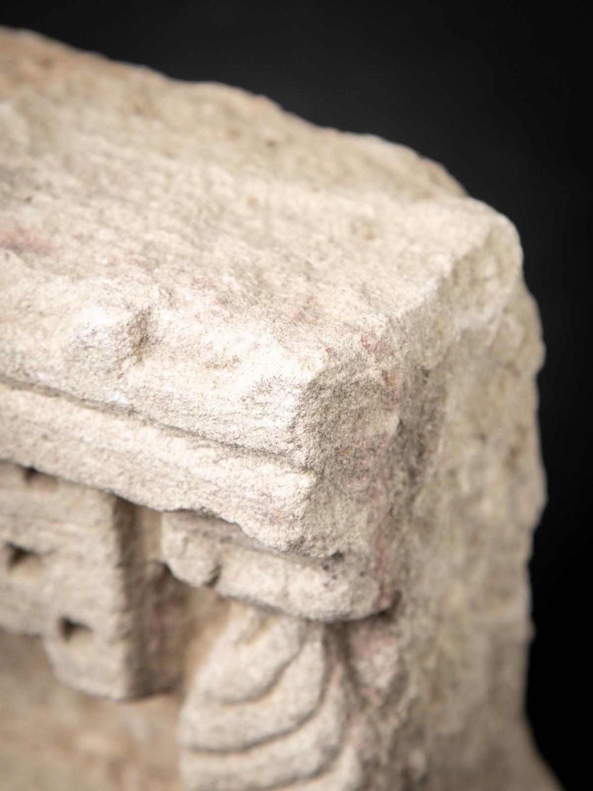 19ème siècle Sanctuaire antique en grès de l'Inde - OriginalBuddhas en vente 4