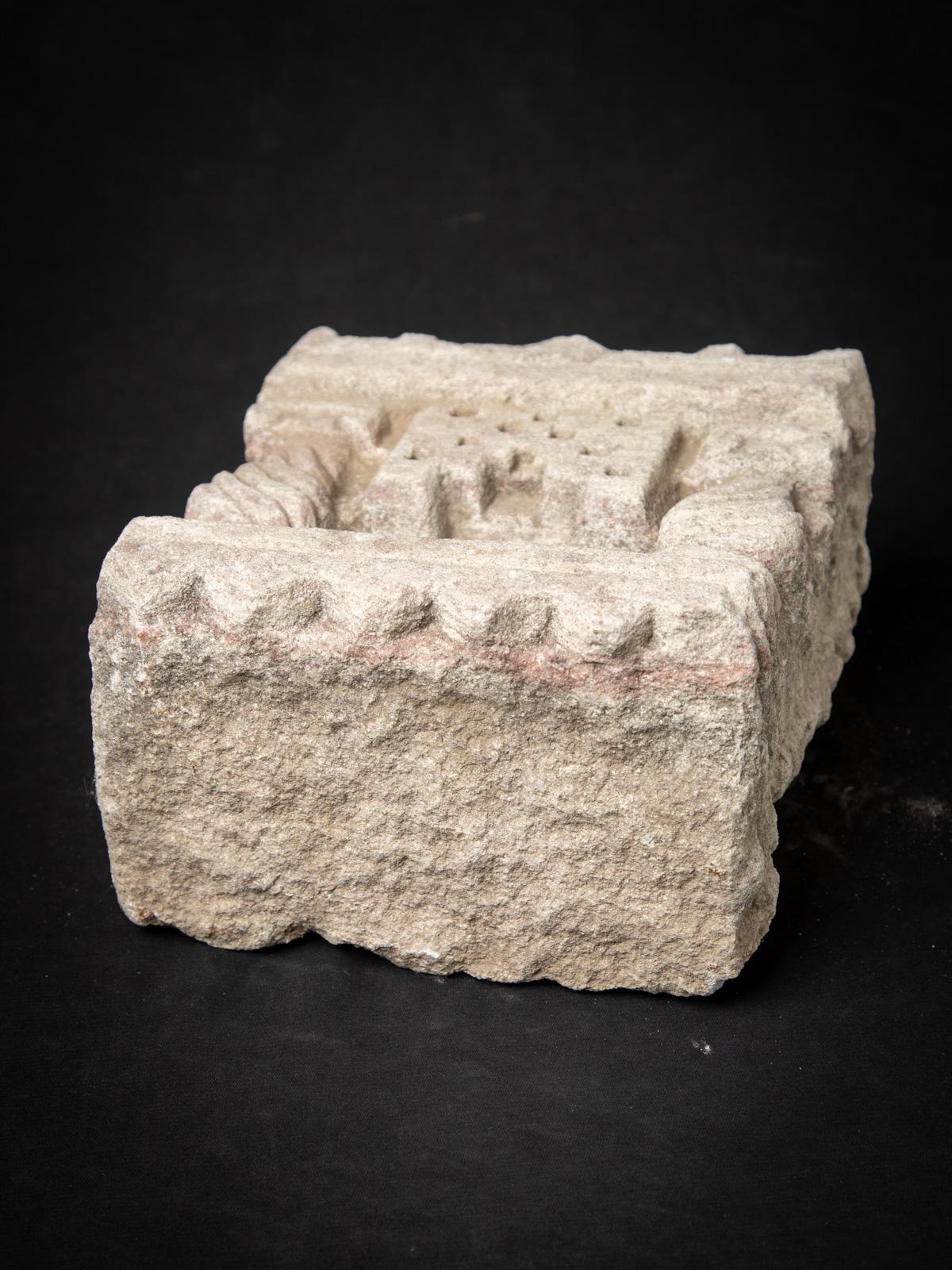 19ème siècle Sanctuaire antique en grès de l'Inde - OriginalBuddhas en vente 11