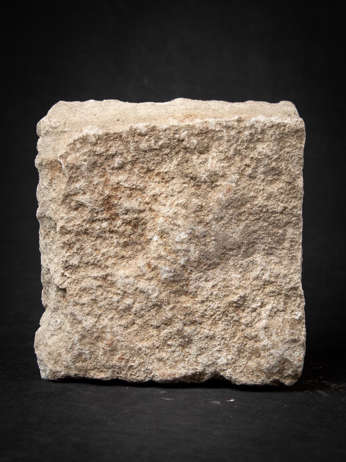 XIXe siècle 19ème siècle Sanctuaire antique en grès de l'Inde - OriginalBuddhas en vente