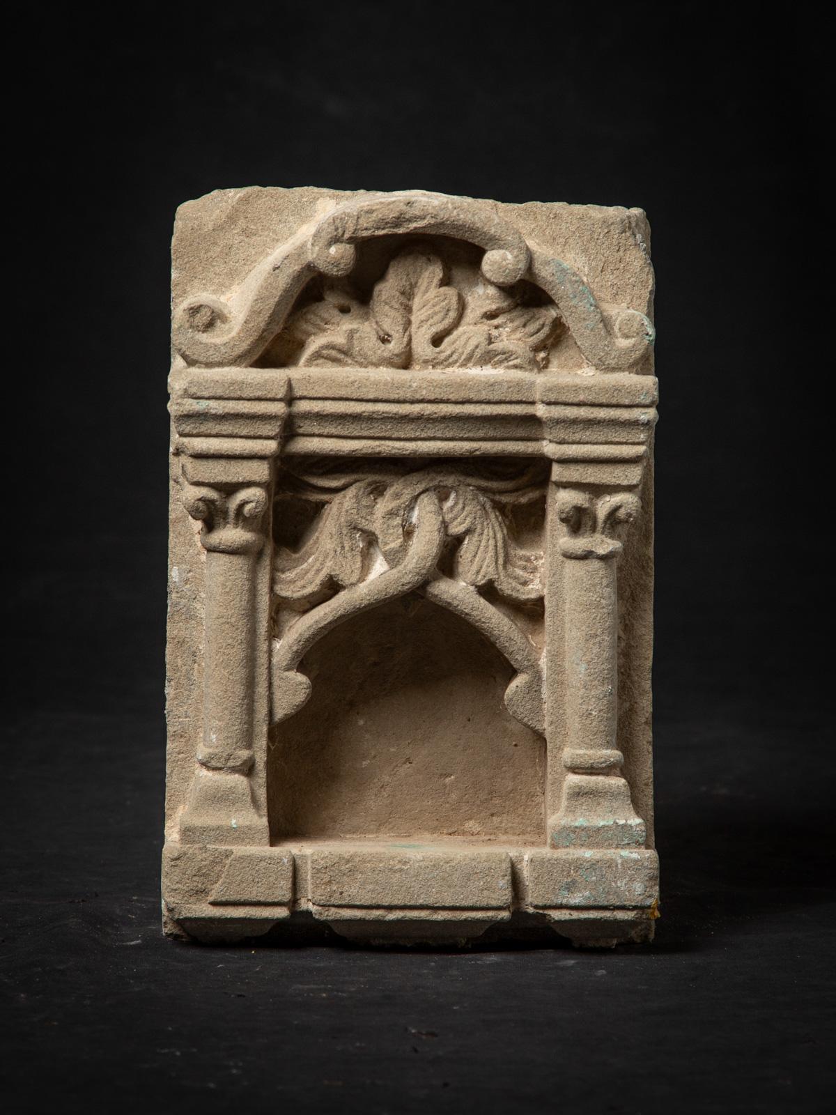 19ème siècle Sanctuaire antique en grès de l'Inde - OriginalBuddhas en vente 3