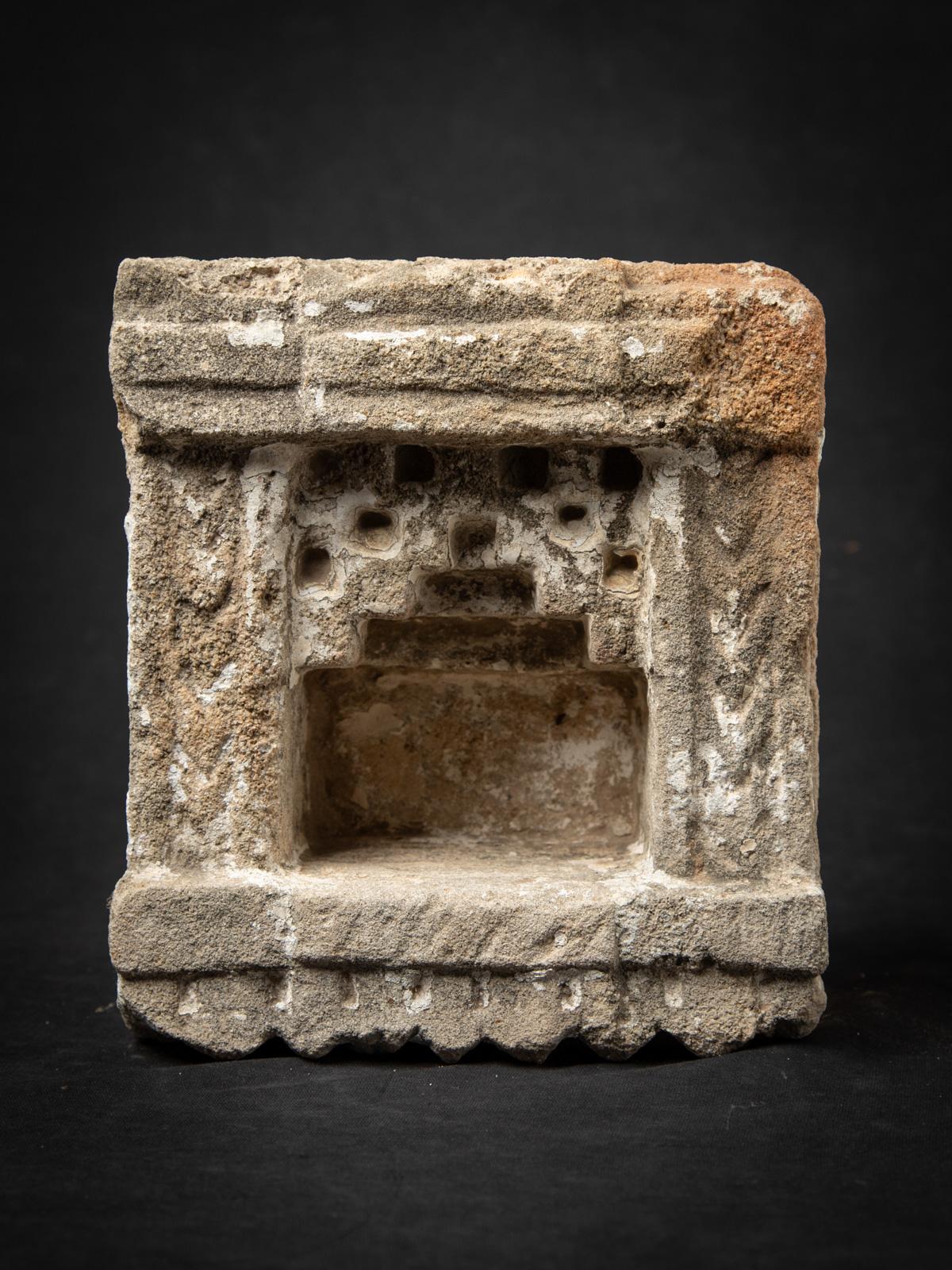 19ème siècle Sanctuaire antique en grès de l'Inde - OriginalBuddhas en vente 3