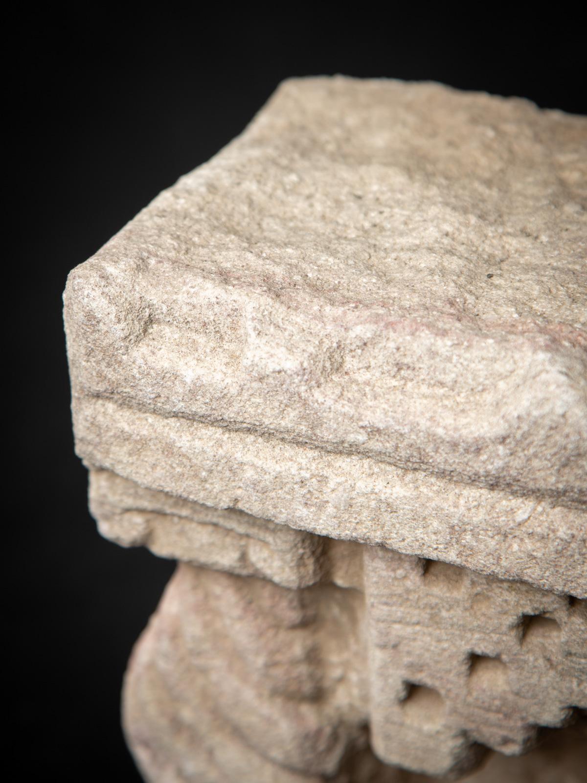 19ème siècle Sanctuaire antique en grès de l'Inde - OriginalBuddhas en vente 3