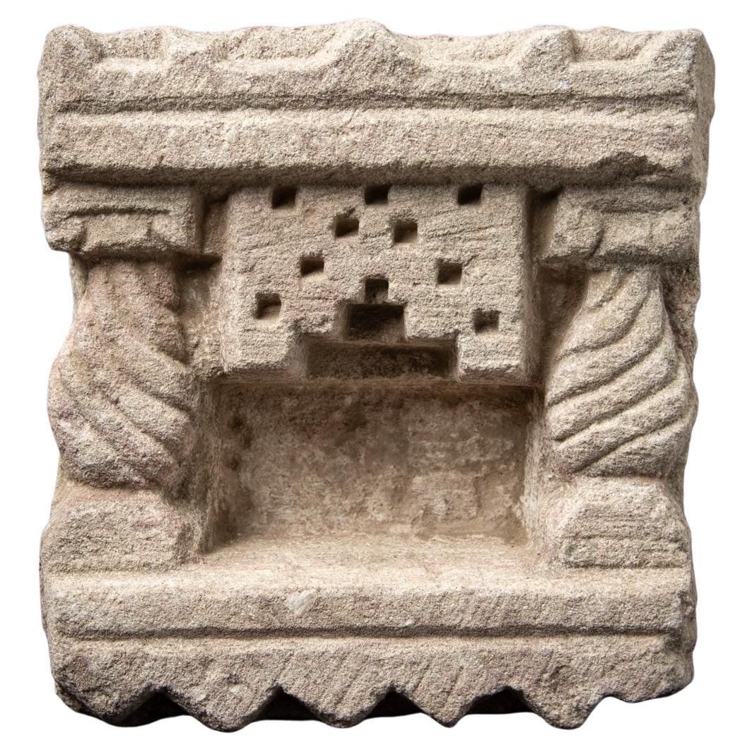 19ème siècle Sanctuaire antique en grès de l
Inde - OriginalBuddhas