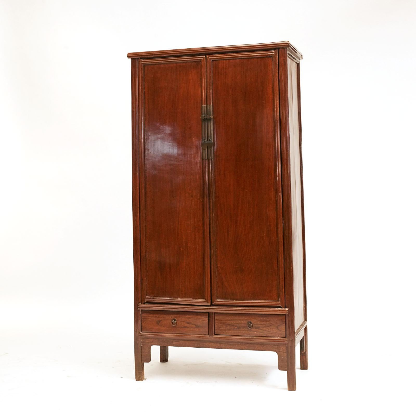 Bois Armoire en orme du 19ème siècle, style Ming en vente