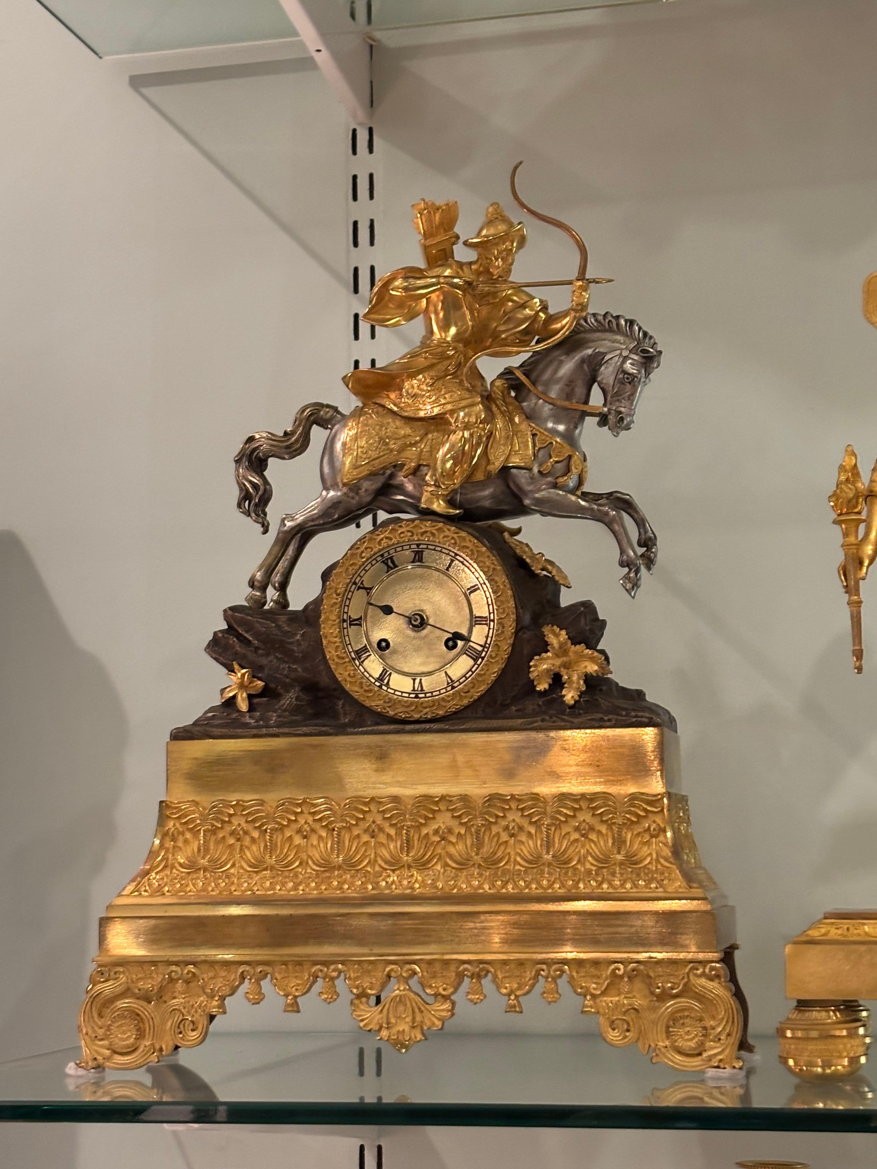 Reloj francés del siglo XIX con un guerrero oriental arquero a caballo en Bueno estado para la venta en Vancouver, British Columbia