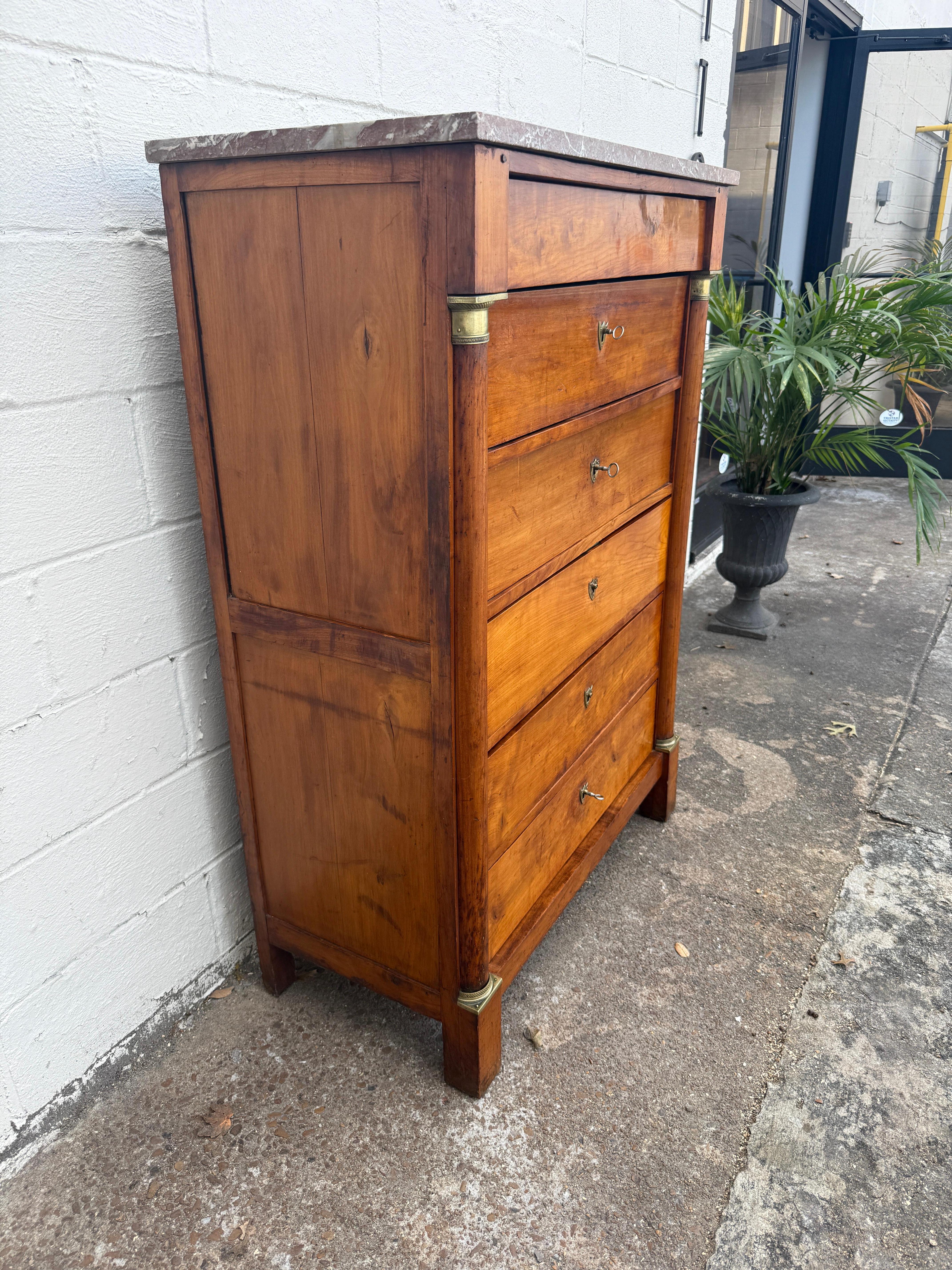 Francese Cassapanca Impero francese del 19° secolo con piano in marmo in vendita