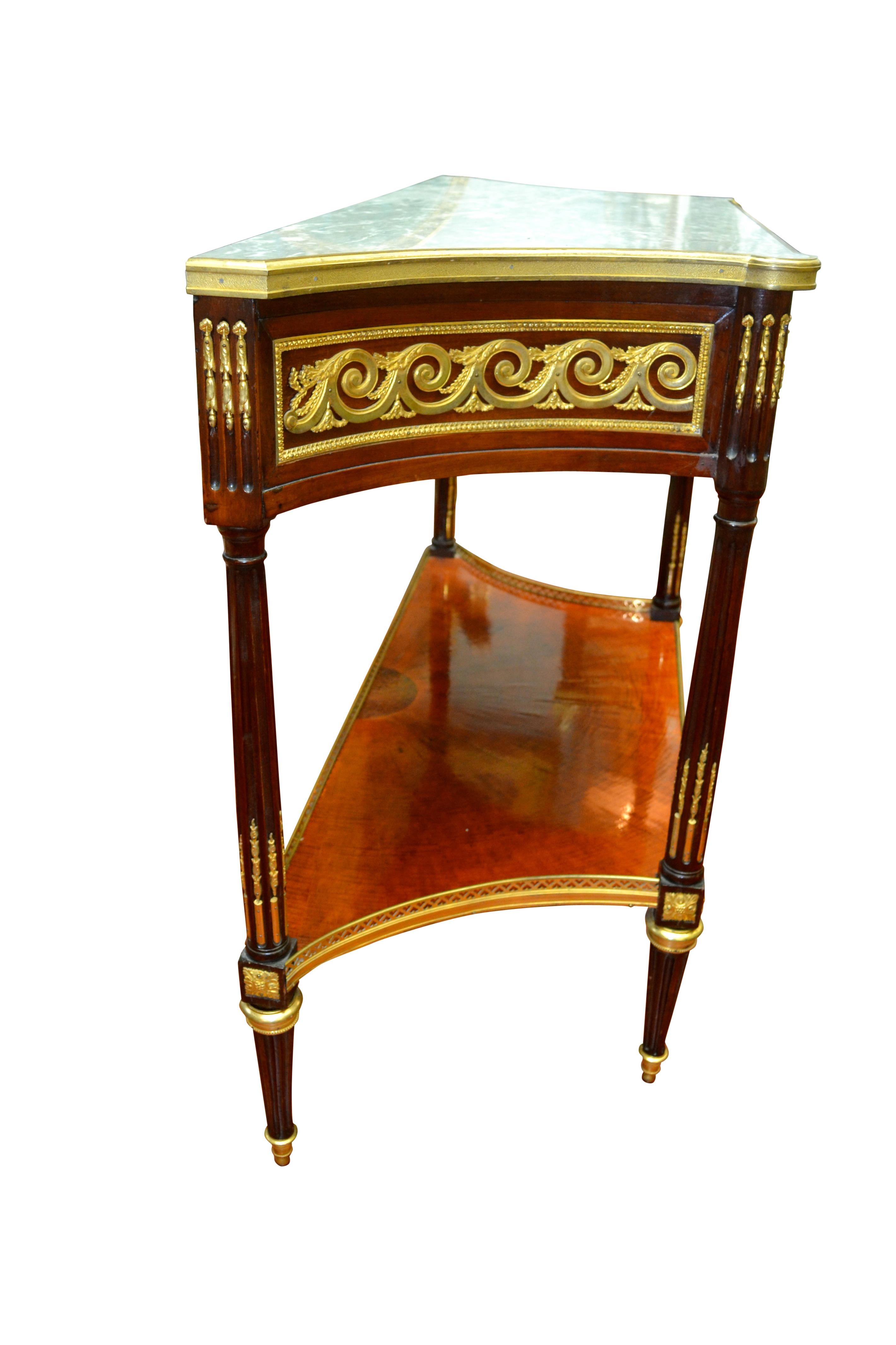 Sculpté à la main table/Console de style Louis XVI du 19e siècle français en vente