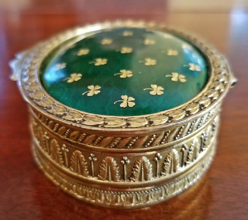 19 Century Irish Gilt Metal and Green Enamel Ring Box In Excellent Condition In Dallas, TX