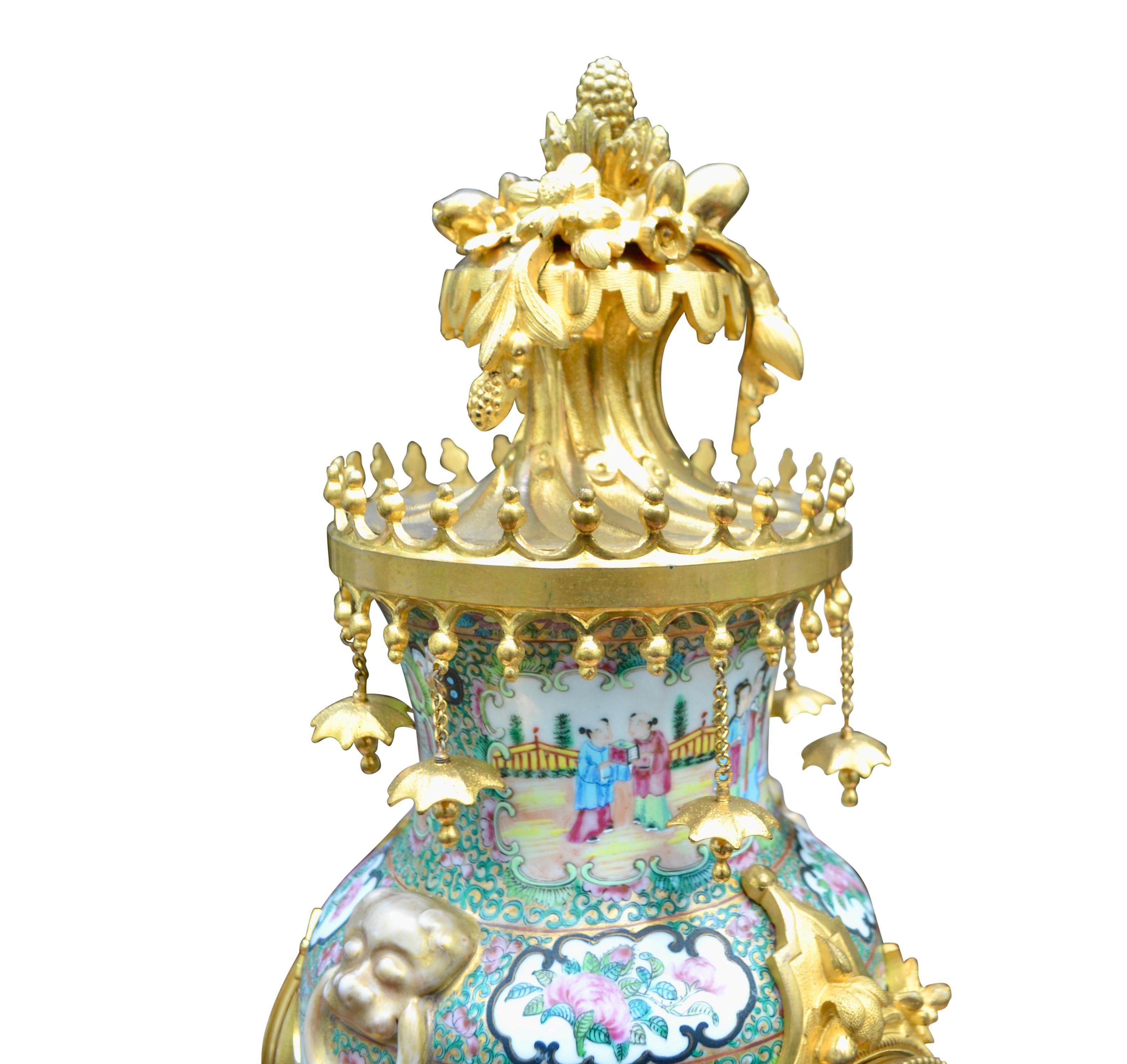19 Century  Napoleon III Chinese Famille Rose Porcelian and Gilt Bronze Clock 1