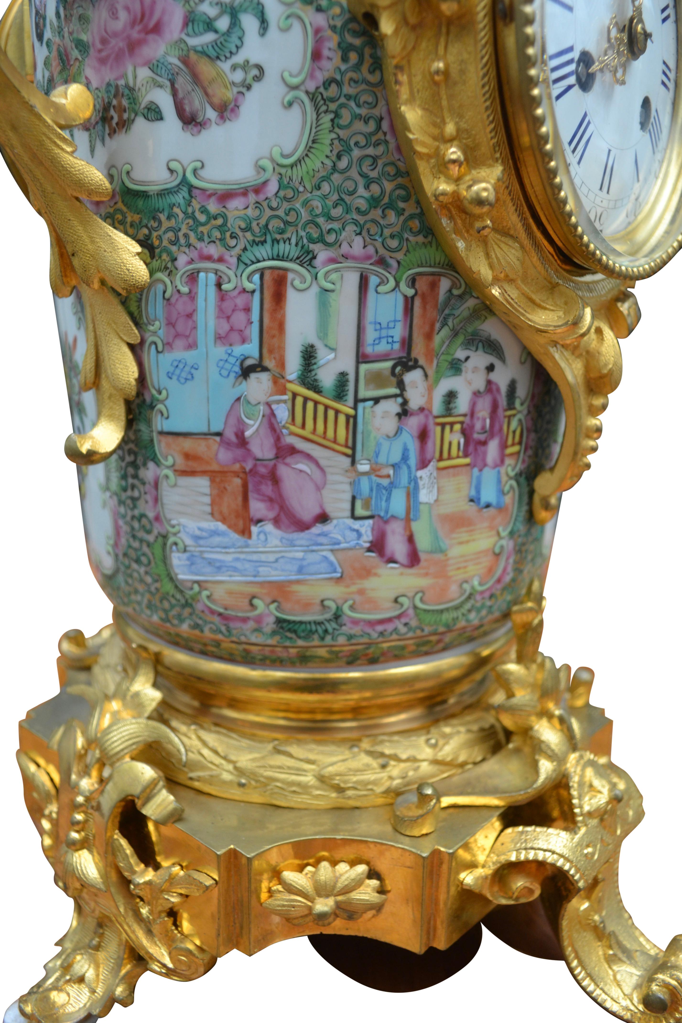 19 Century  Napoleon III Chinese Famille Rose Porcelian and Gilt Bronze Clock 3