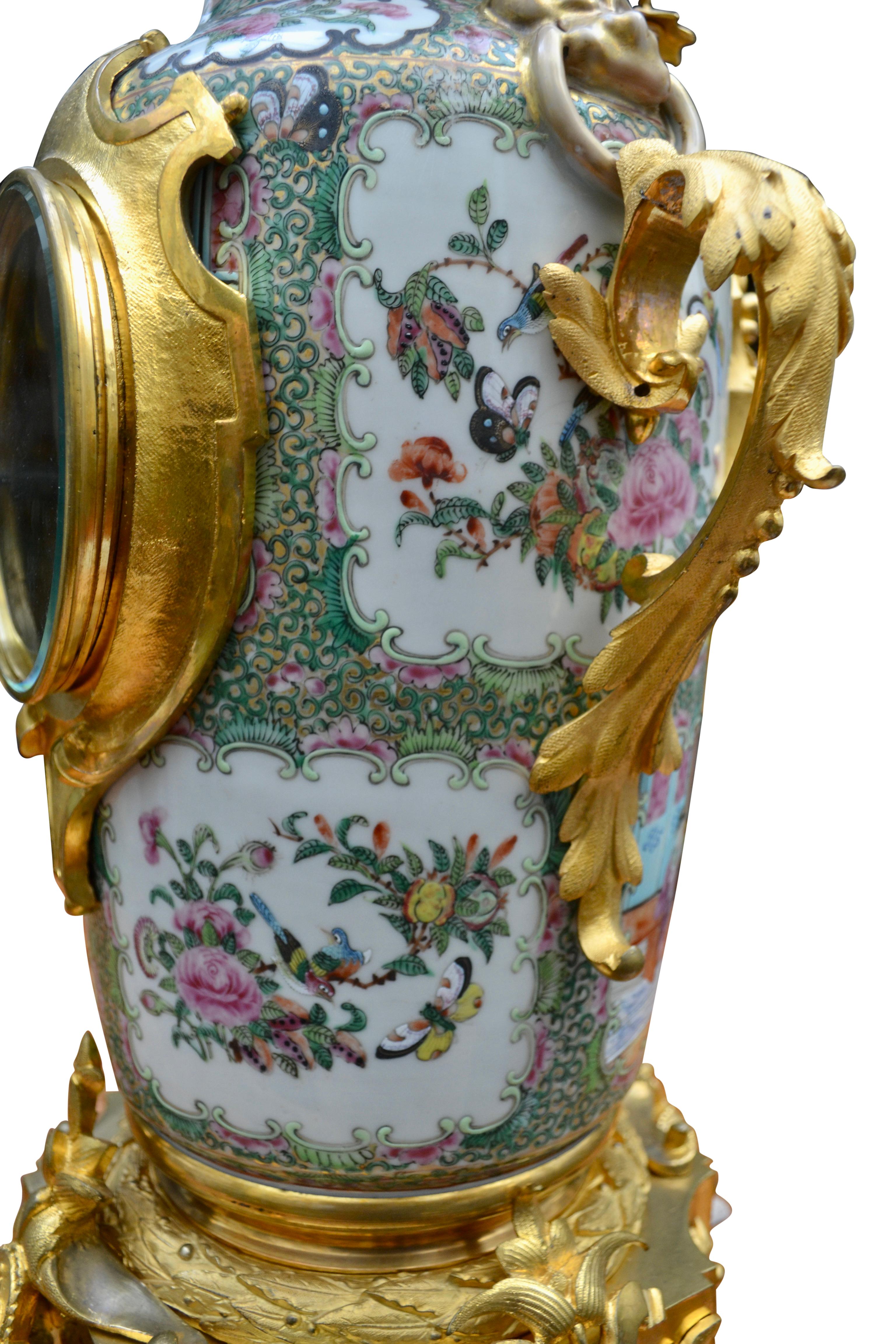 19 Century  Napoleon III Chinese Famille Rose Porcelian and Gilt Bronze Clock 4