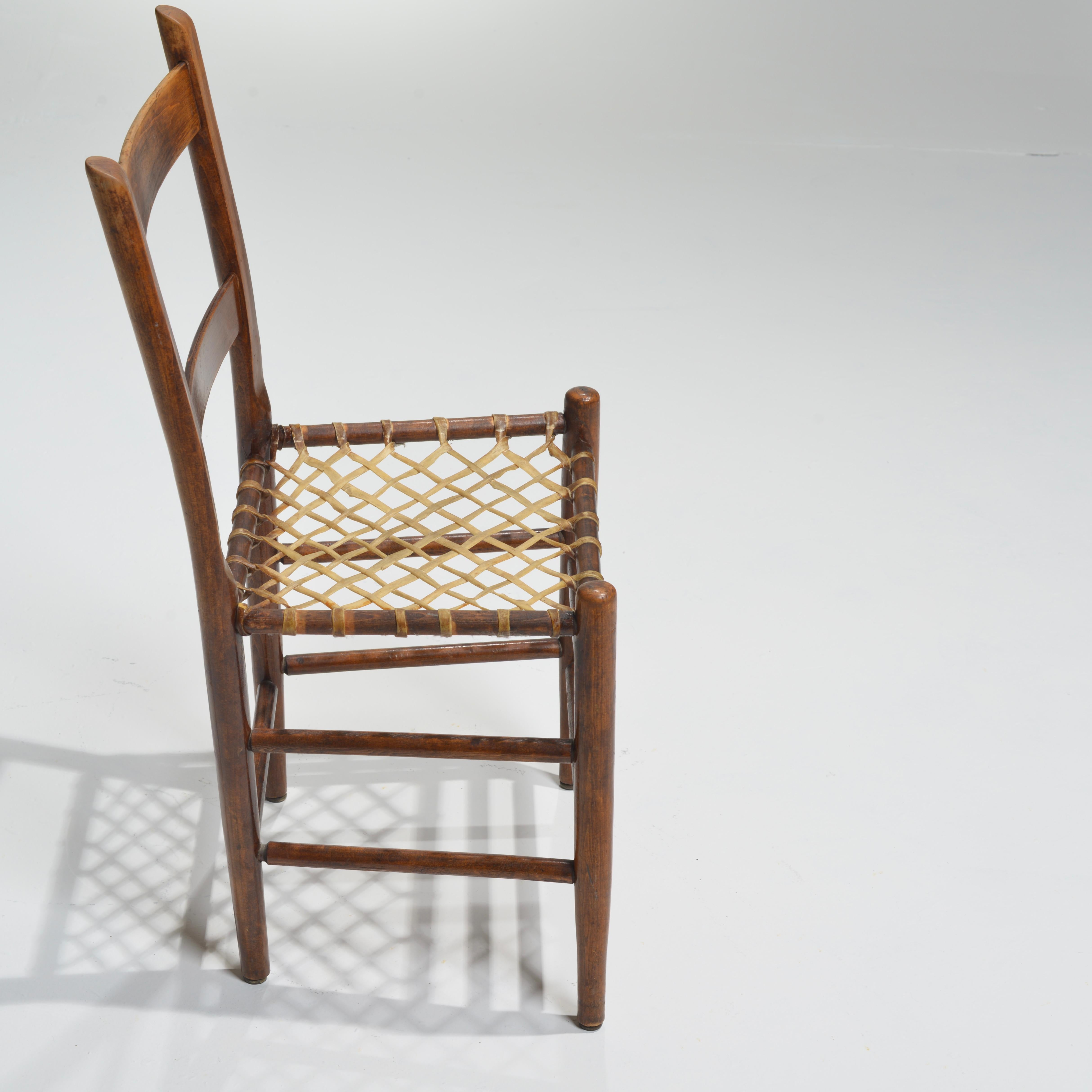 Primitive Stühle aus Rohleder des 19. Jahrhunderts, um 1850 im Angebot 9