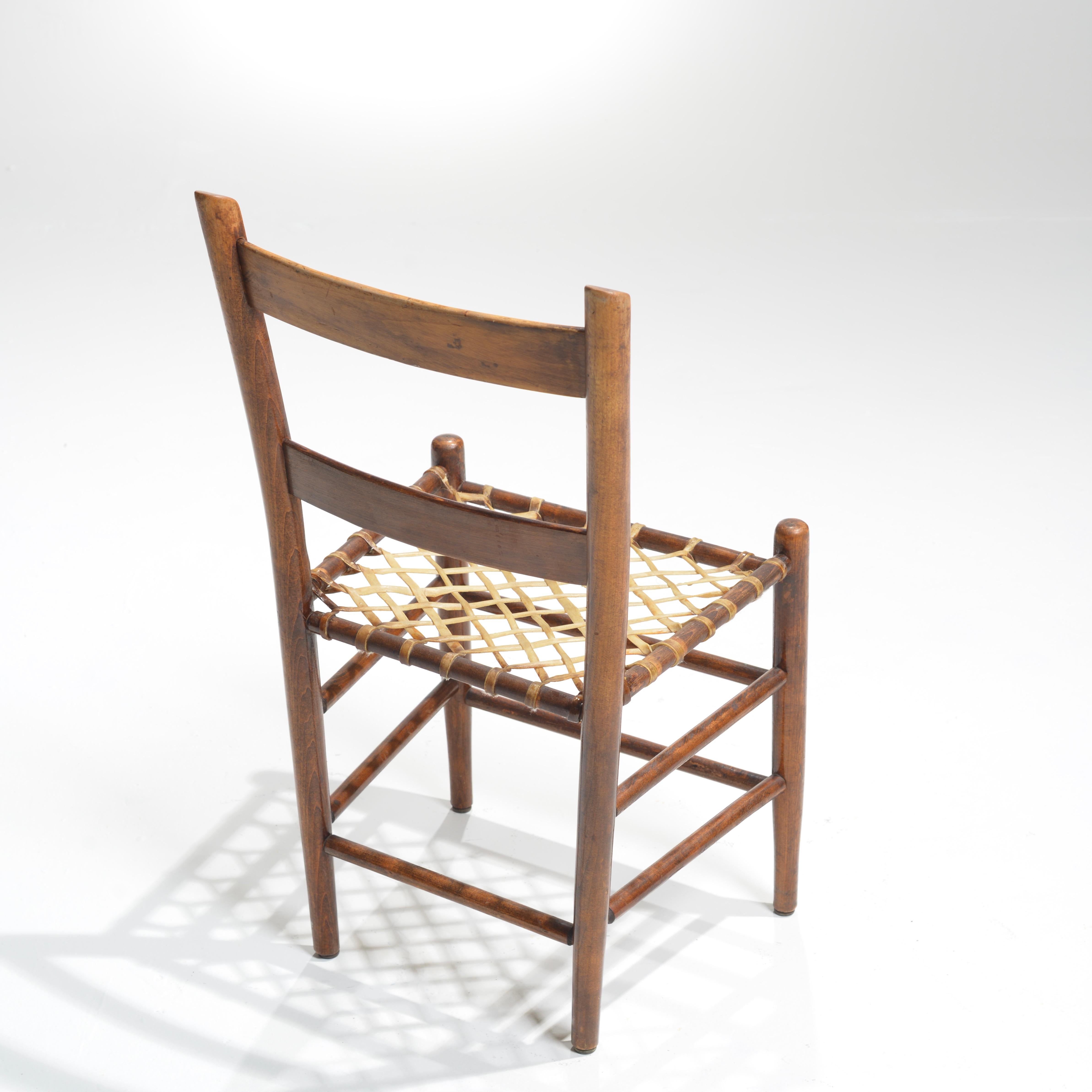 Primitive Stühle aus Rohleder des 19. Jahrhunderts, um 1850 im Angebot 10