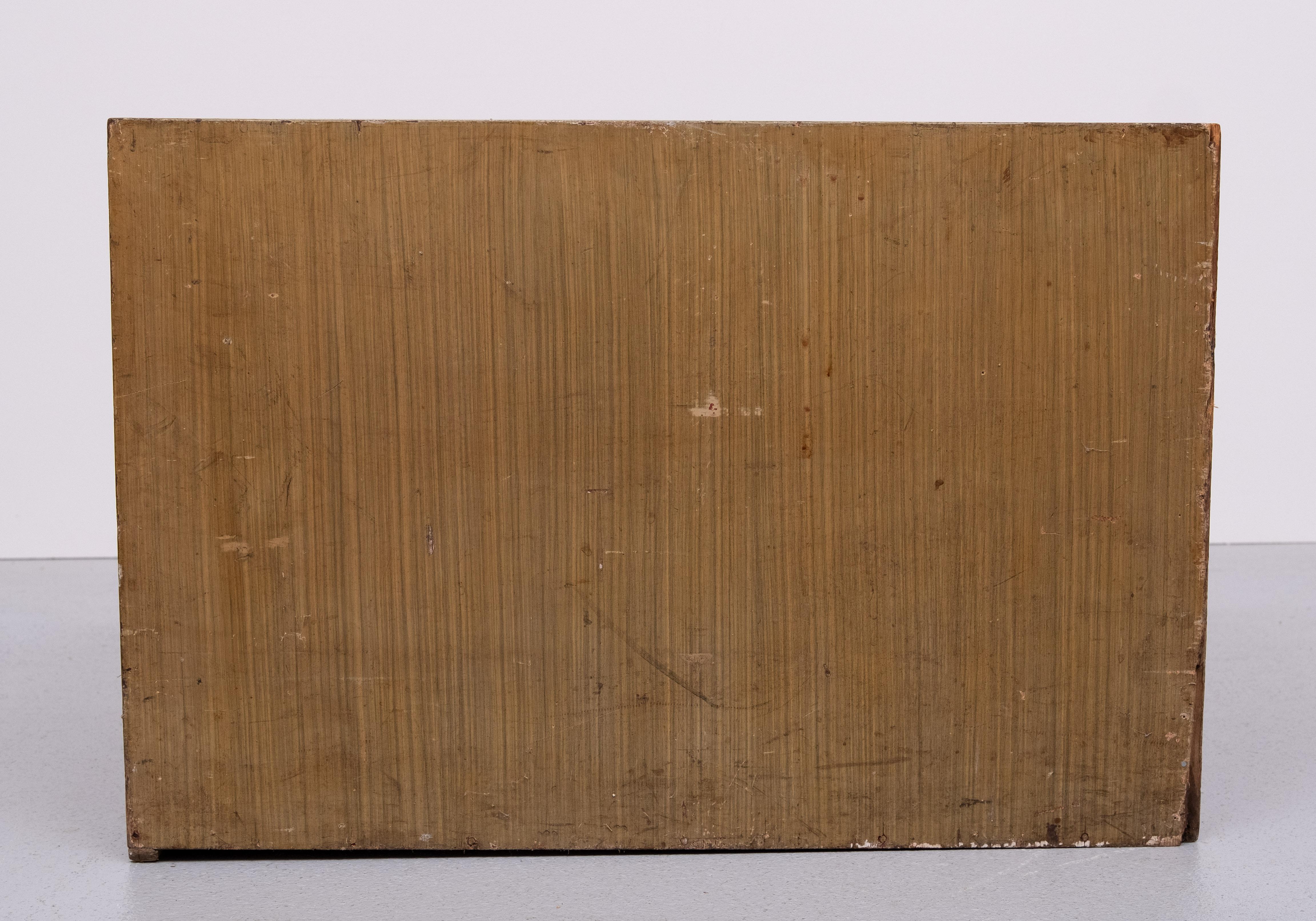 19 Century Works Men Chest with Drawers . In Distressed Condition For Sale In Den Haag, NL