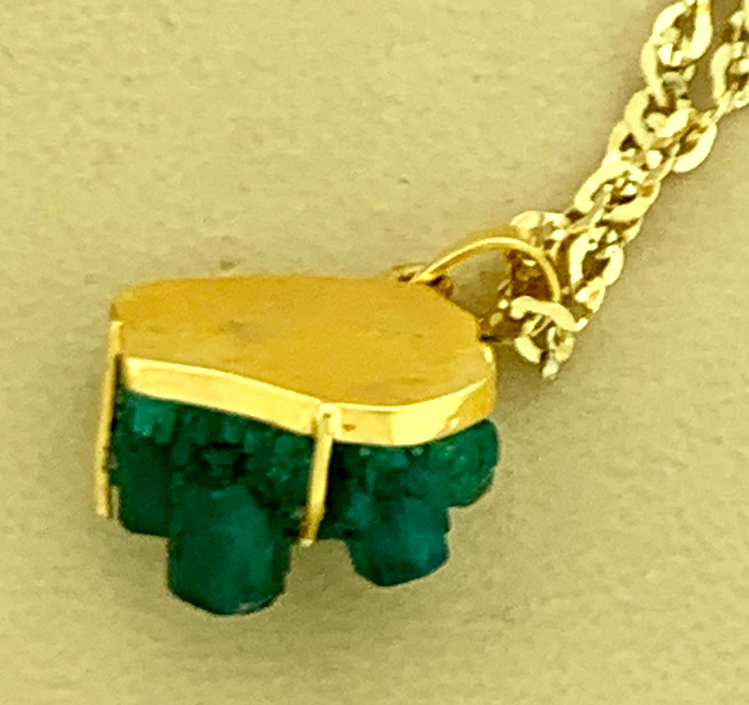 Women's or Men's 19 Carat Colombian Emerald Rough Pendent/Necklace 18 Karat Gold with Chain