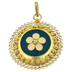 19 karat Yellow Gold Portuguese Filigree Pendant with Enamel