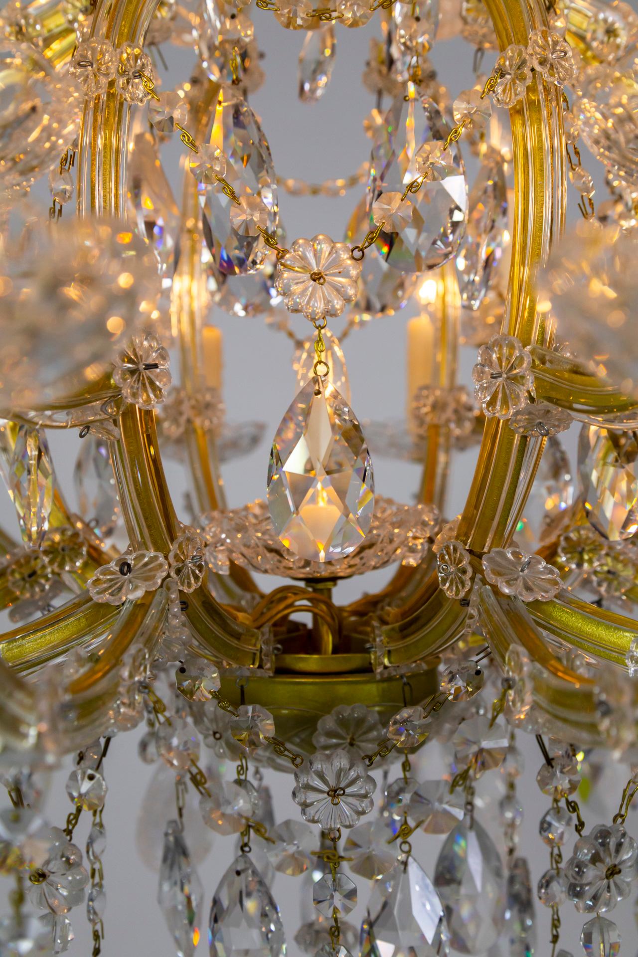 19-Light Rock Crystal Maria Theresa Chandelier For Sale 2