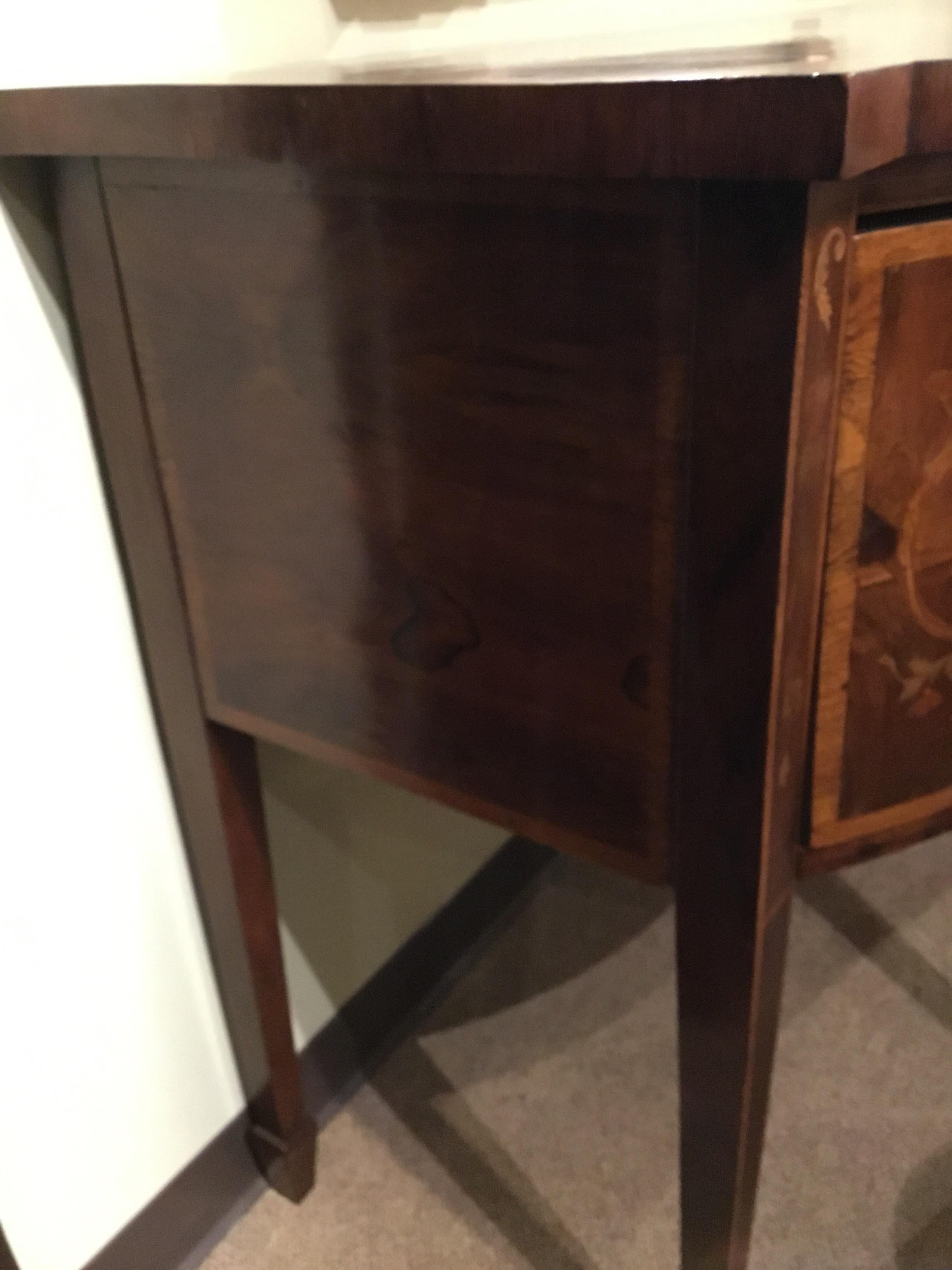 19th Century English Mahogany and Marquetry Sideboard or Buffet 1